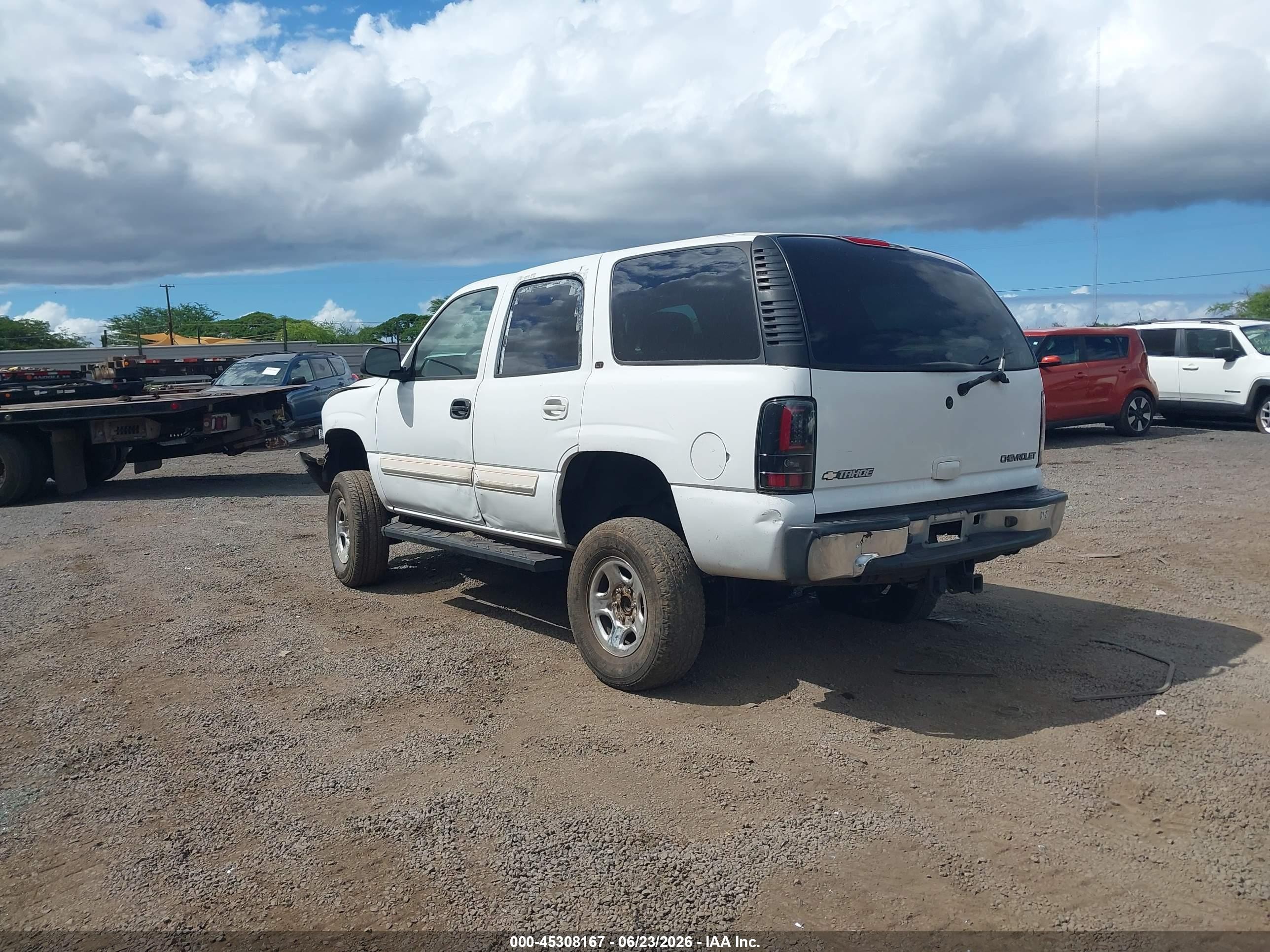 2004 Chevrolet Tahoe Lt Белый vin: 1GNEC13T64J327440