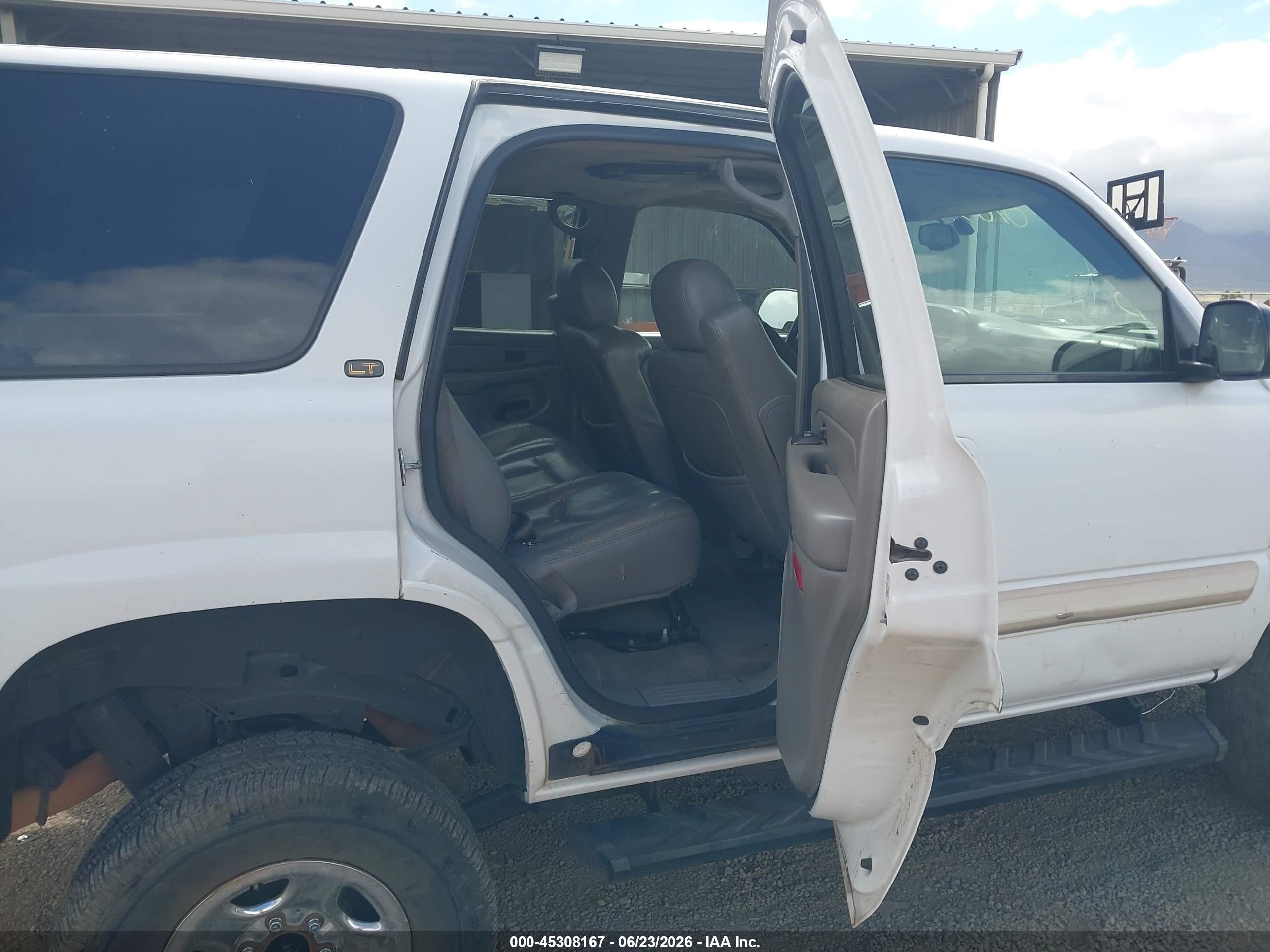 2004 Chevrolet Tahoe Lt Белый vin: 1GNEC13T64J327440