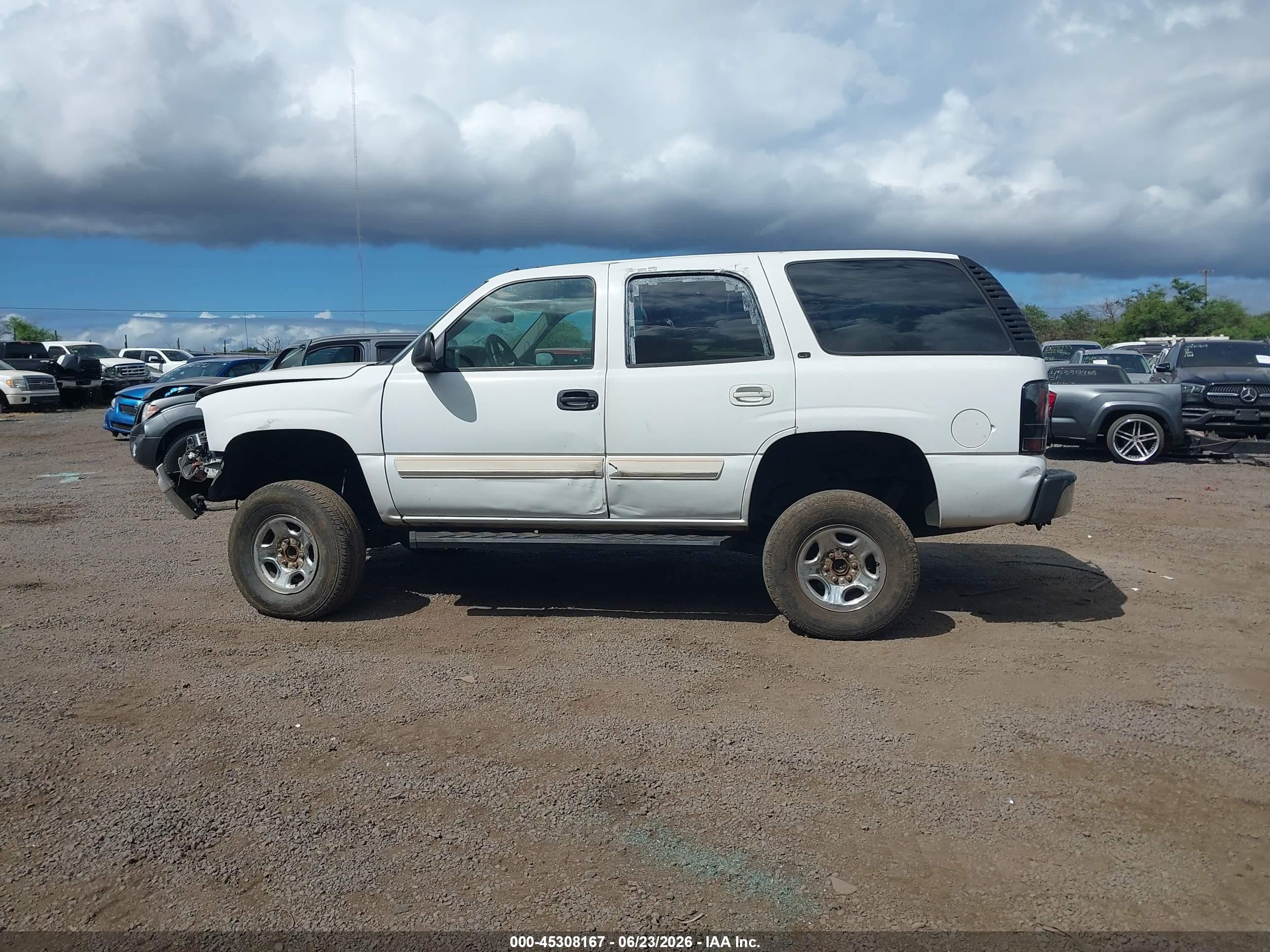 2004 Chevrolet Tahoe Lt Белый vin: 1GNEC13T64J327440