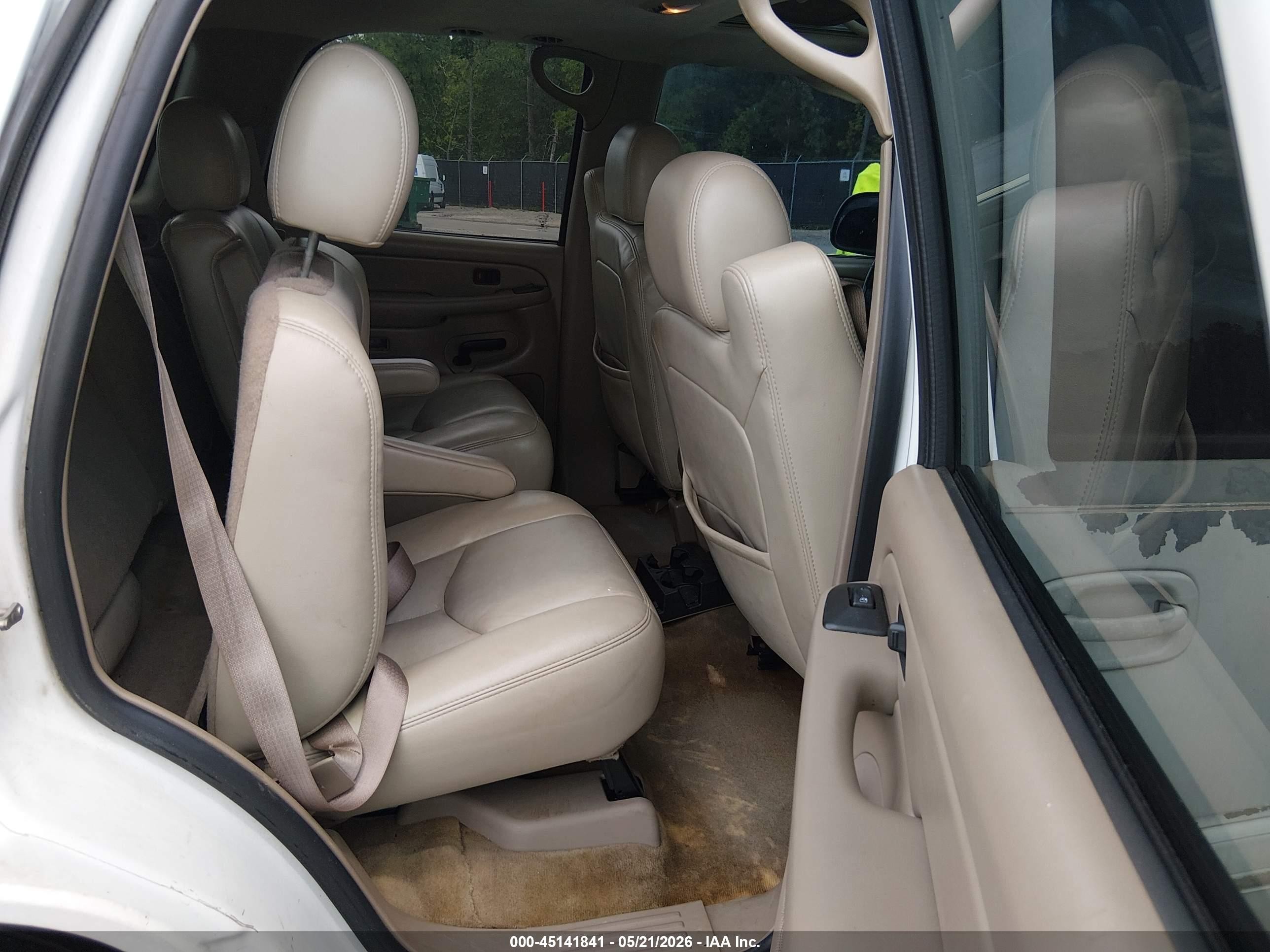 2005 Chevrolet Tahoe Lt White vin: 1GNEC13T65J223502