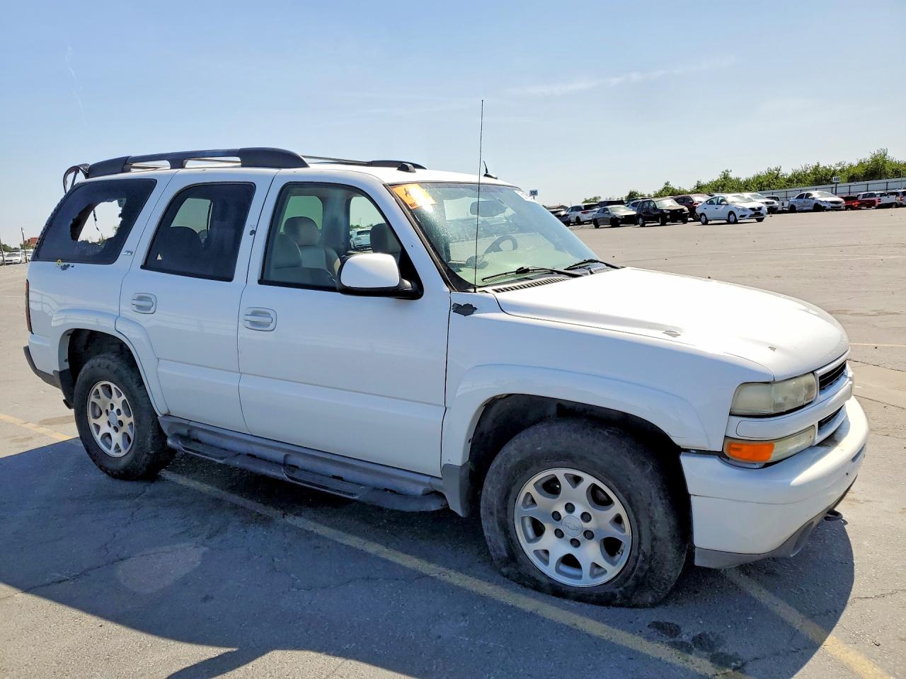 2005 Chevrolet Tahoe C1500 White vin: 1GNEC13T65R198442