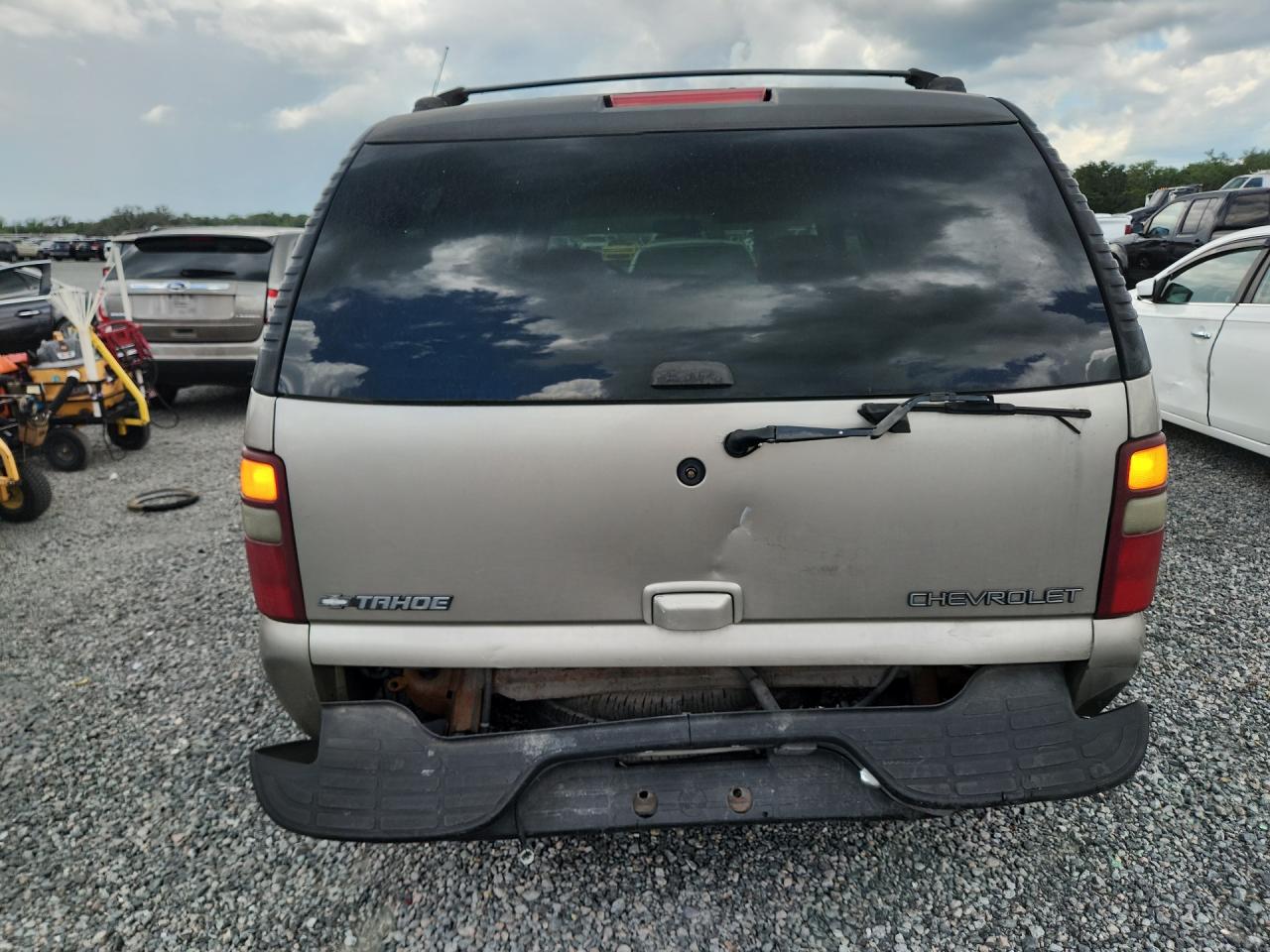 2000 Chevrolet Tahoe C1500 Tan vin: 1GNEC13T6YJ189601