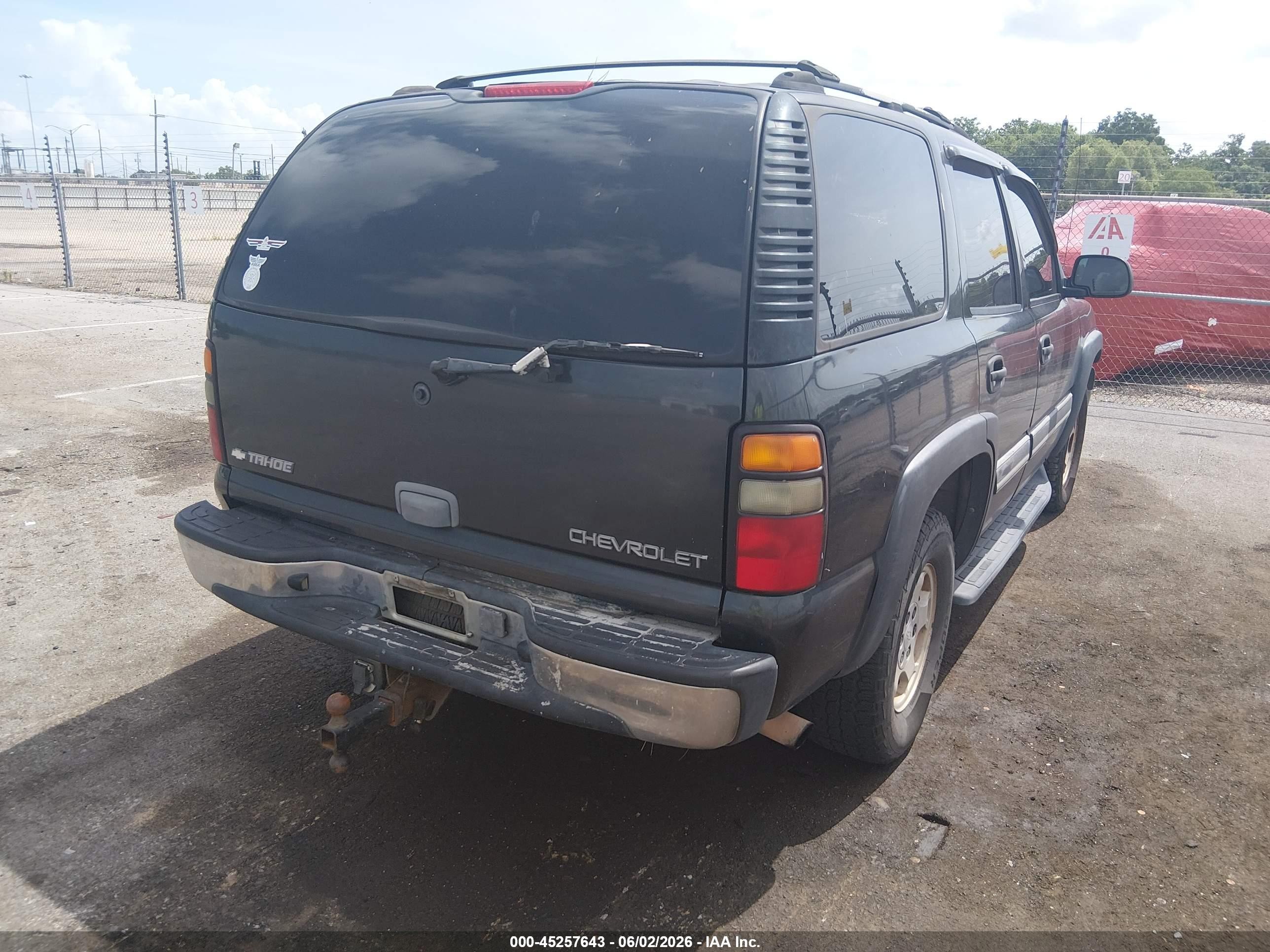 2005 Chevrolet Tahoe Ls Черный vin: 1GNEC13T75R169371