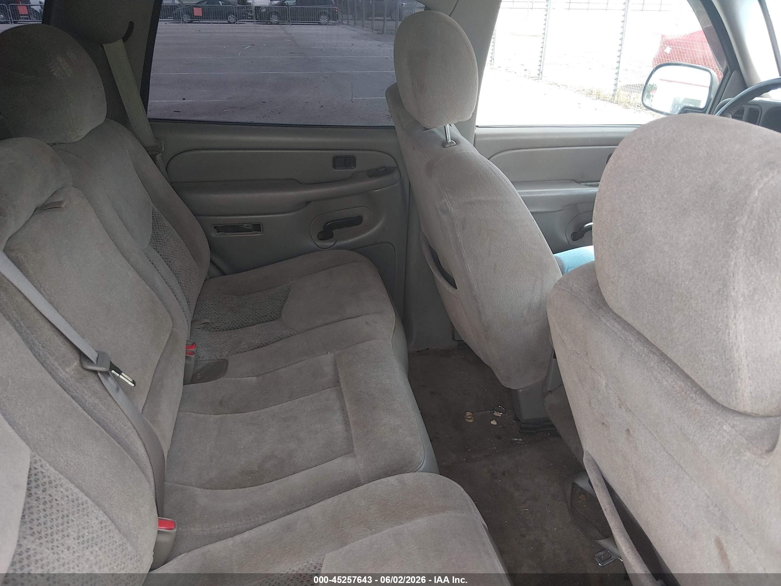 2005 Chevrolet Tahoe Ls Черный vin: 1GNEC13T75R169371