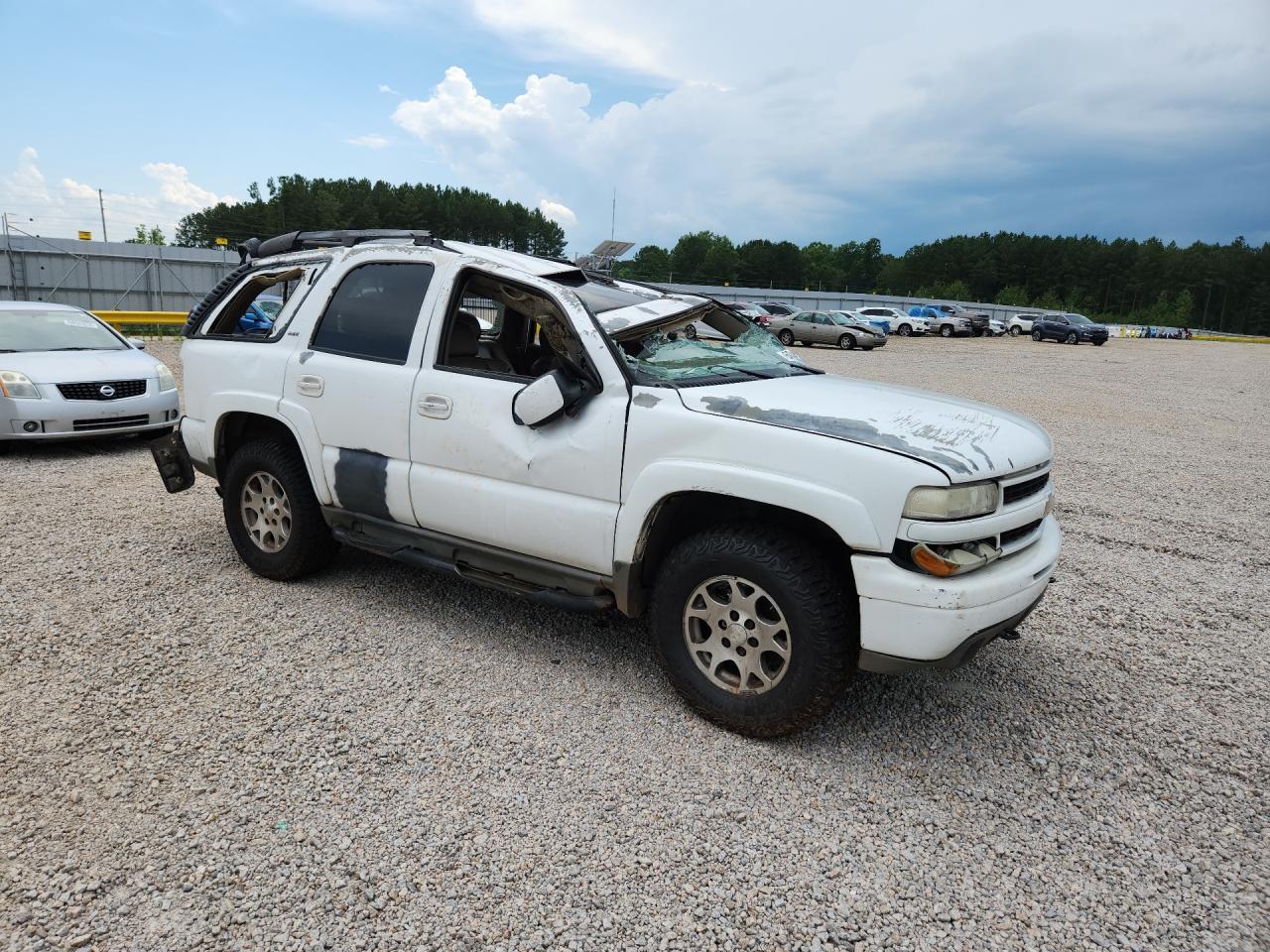 2005 Chevrolet Tahoe C1500 White vin: 1GNEC13T75R213868