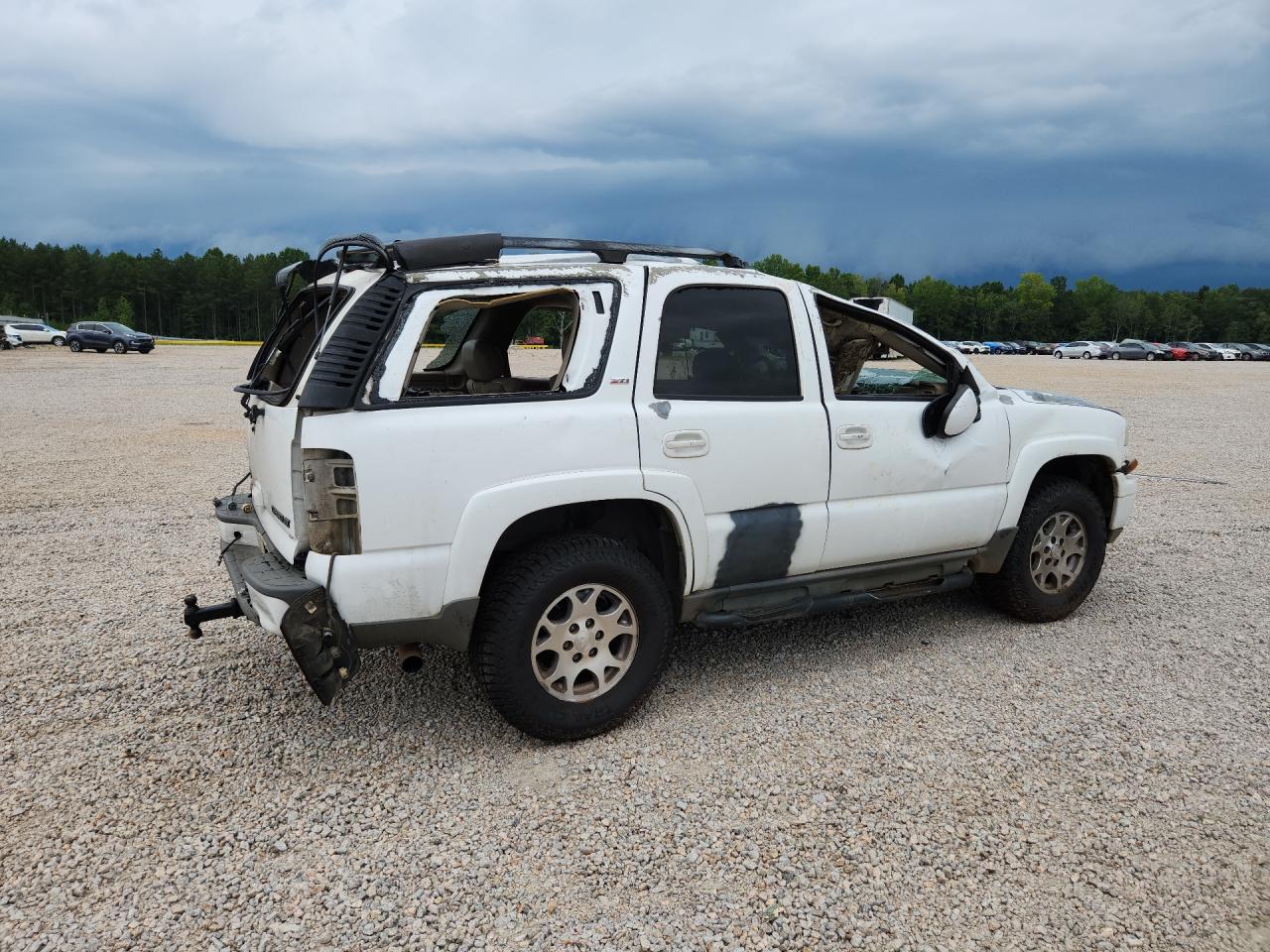 2005 Chevrolet Tahoe C1500 White vin: 1GNEC13T75R213868