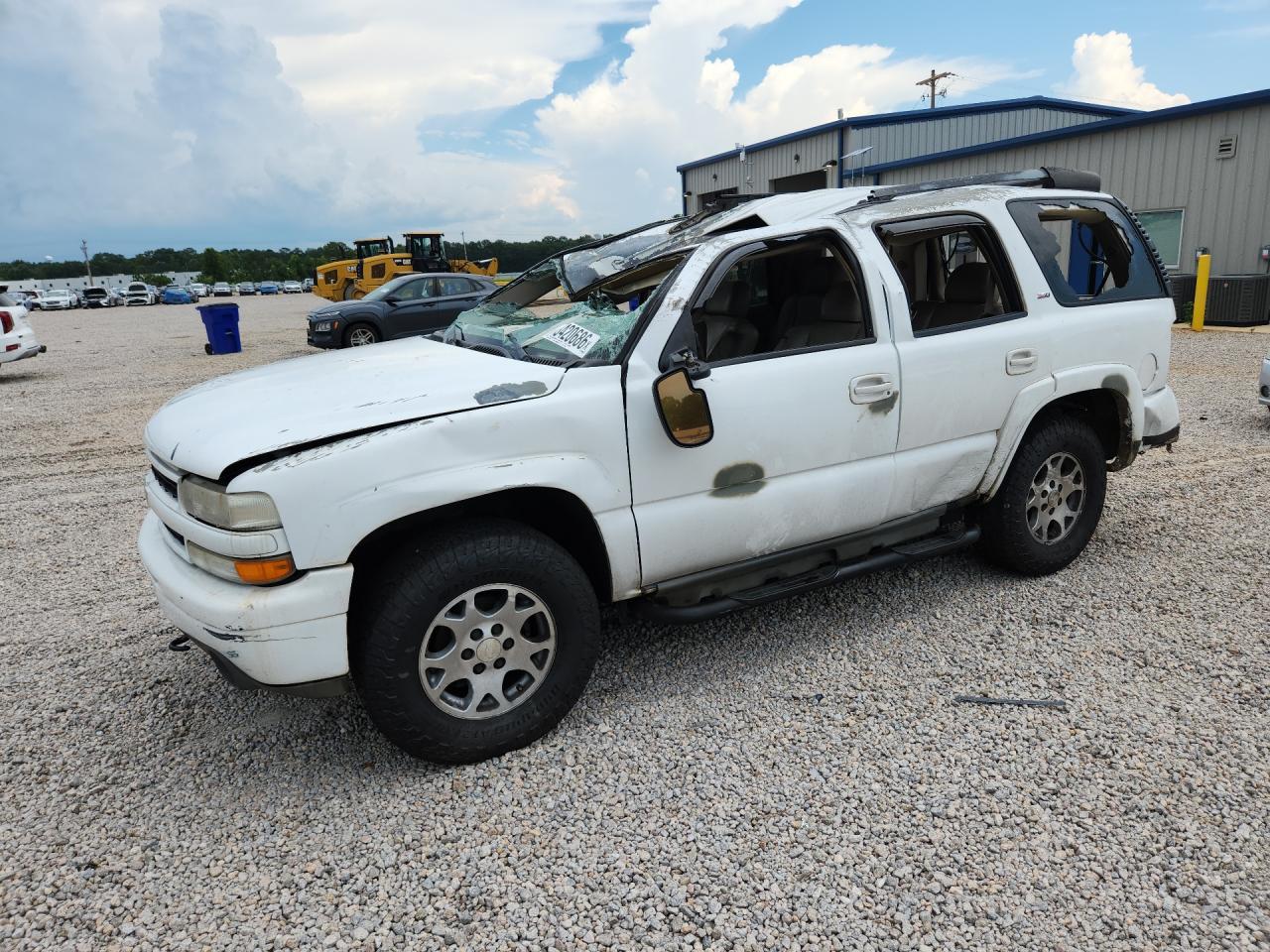 2005 Chevrolet Tahoe C1500 White vin: 1GNEC13T75R213868