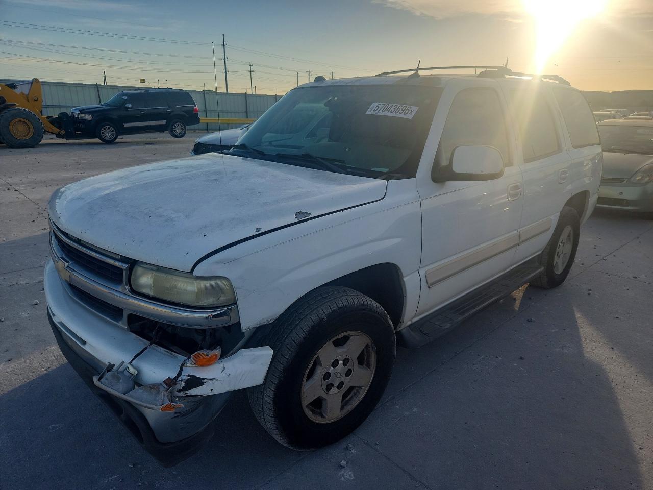 2005 Chevrolet Tahoe C1500 White vin: 1GNEC13T75R218939