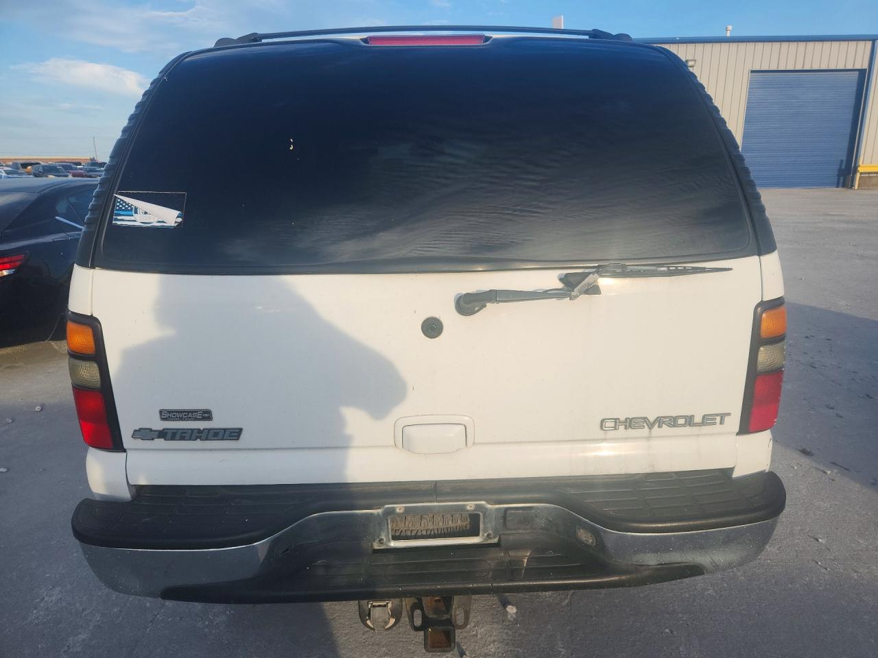 2005 Chevrolet Tahoe C1500 White vin: 1GNEC13T75R218939