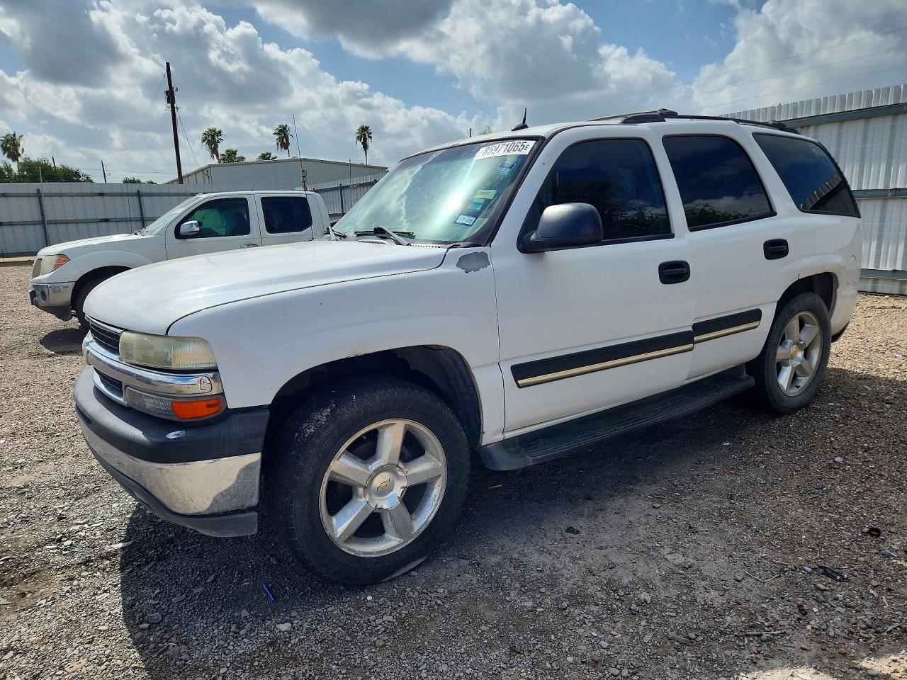 2005 Chevrolet Tahoe C1500 White vin: 1GNEC13T75R252461