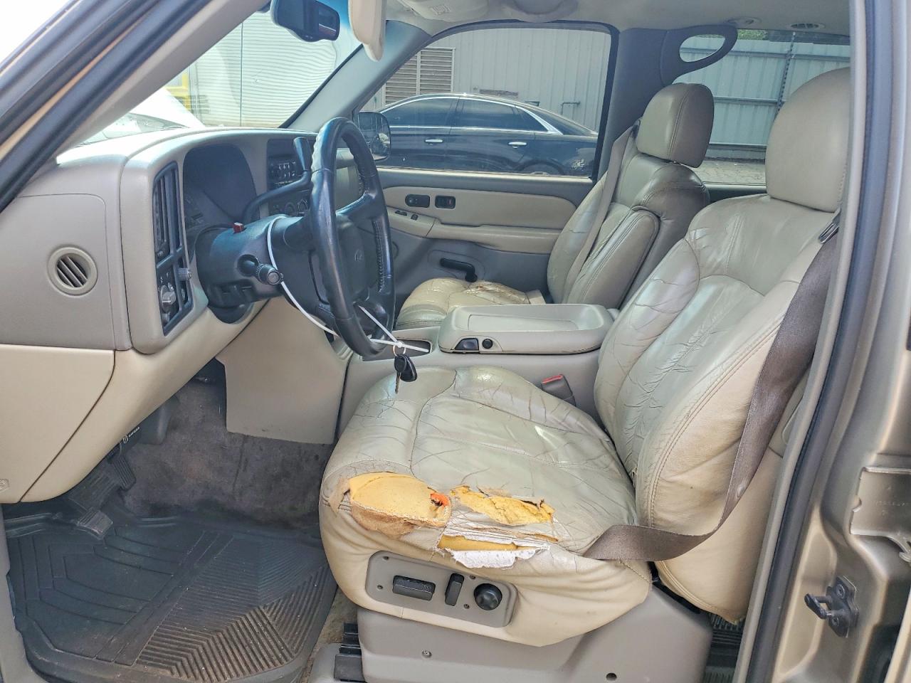 2000 Chevrolet Tahoe C1500 Tan vin: 1GNEC13T7YJ120349