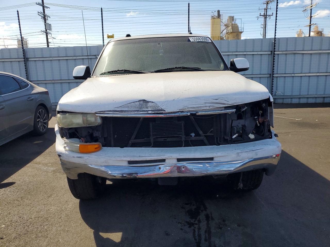 2005 Chevrolet Tahoe White vin: 1GNEC13T85R163692