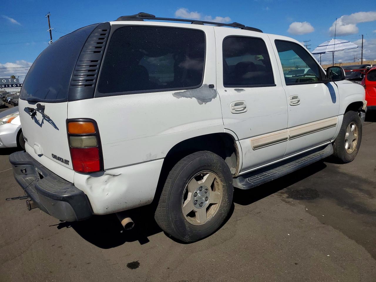2005 Chevrolet Tahoe White vin: 1GNEC13T85R163692