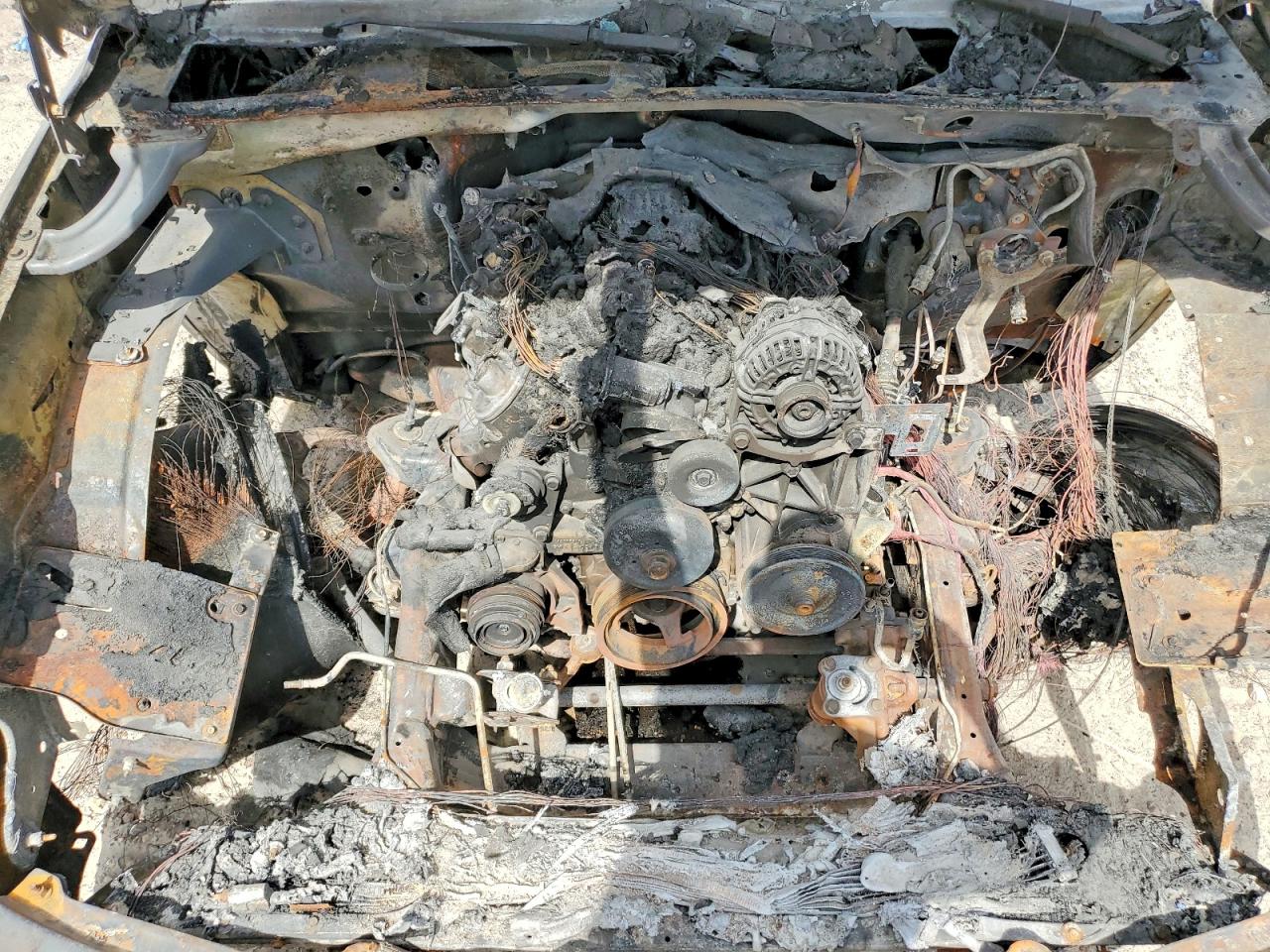 2005 Chevrolet Tahoe C1500 Burn vin: 1GNEC13T85R180279