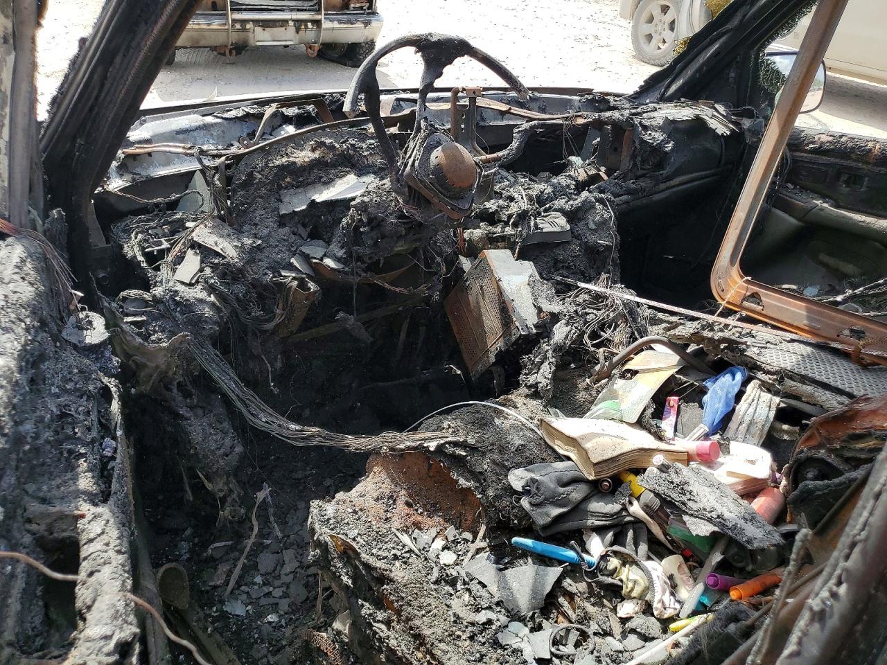 2005 Chevrolet Tahoe C1500 Burn vin: 1GNEC13T85R180279