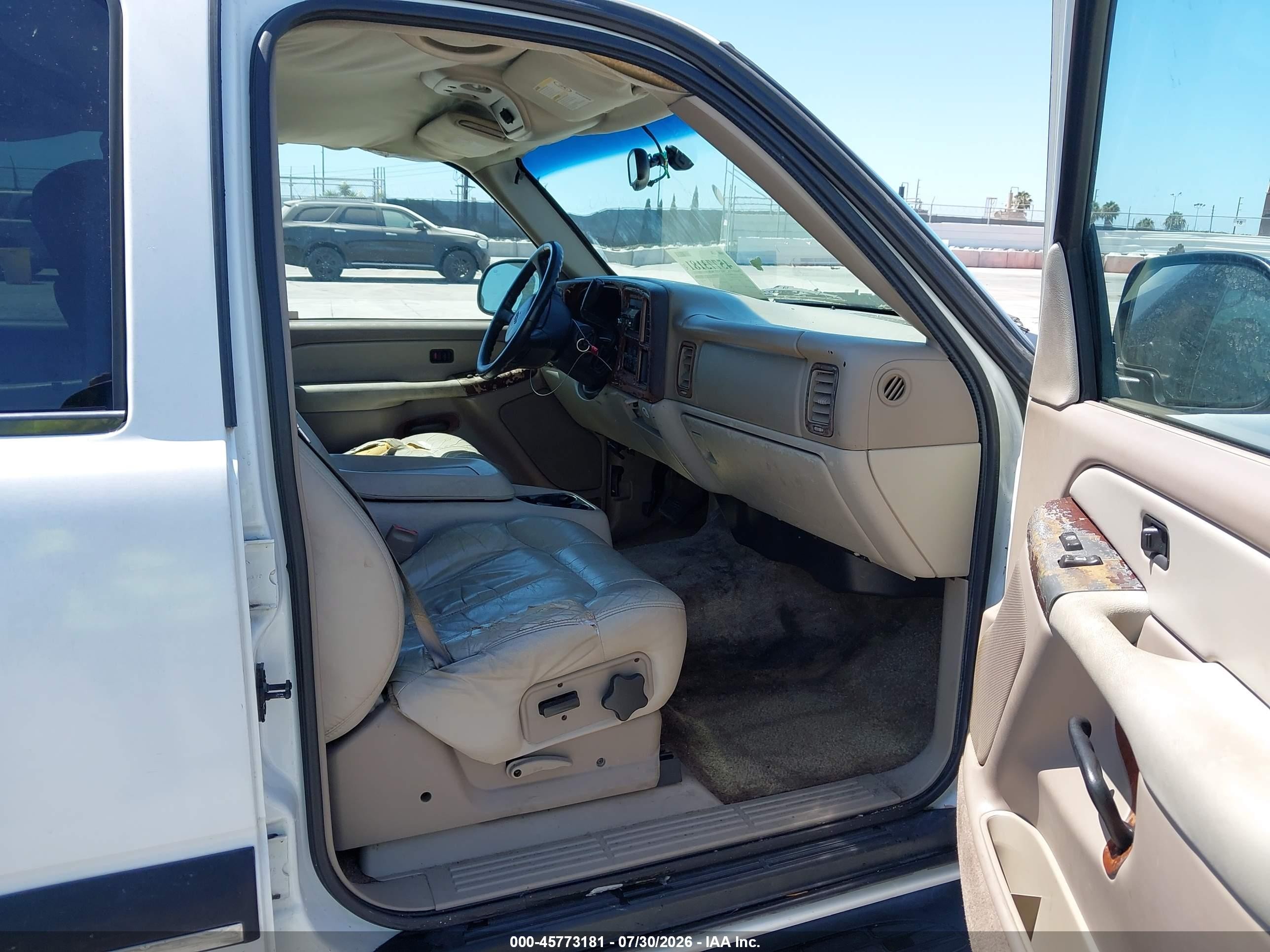 2001 Chevrolet Tahoe Ls White vin: 1GNEC13T91J150281