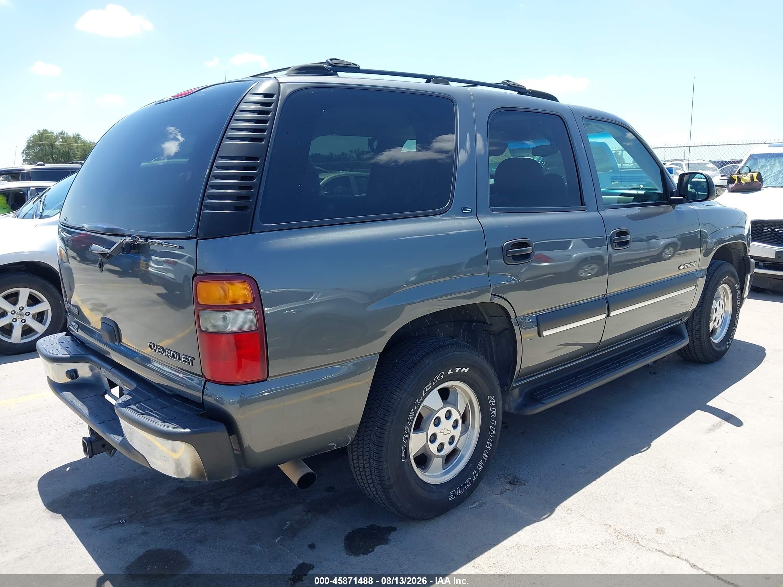 2001 Chevrolet Tahoe Ls Серебряный vin: 1GNEC13T91R160200