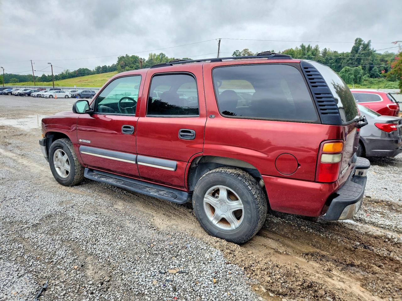 2002 Chevrolet Tahoe C1500 Maroon vin: 1GNEC13T92R164698