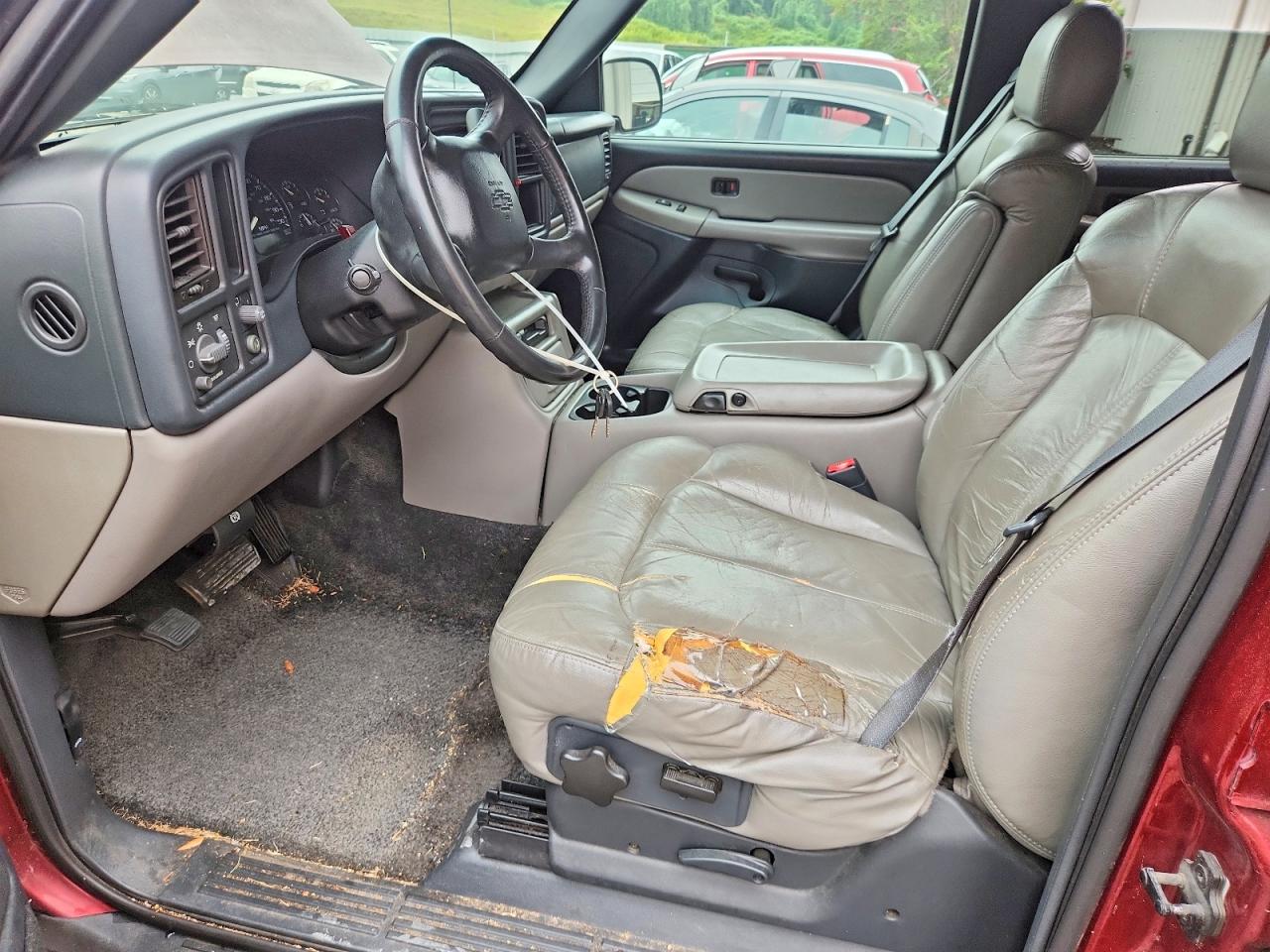 2002 Chevrolet Tahoe C1500 Maroon vin: 1GNEC13T92R164698