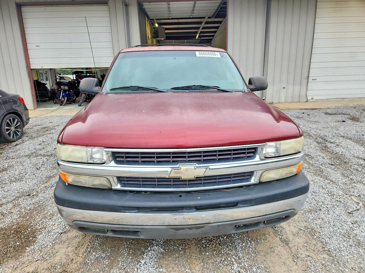 2002 Chevrolet Tahoe C1500 Maroon vin: 1GNEC13T92R164698