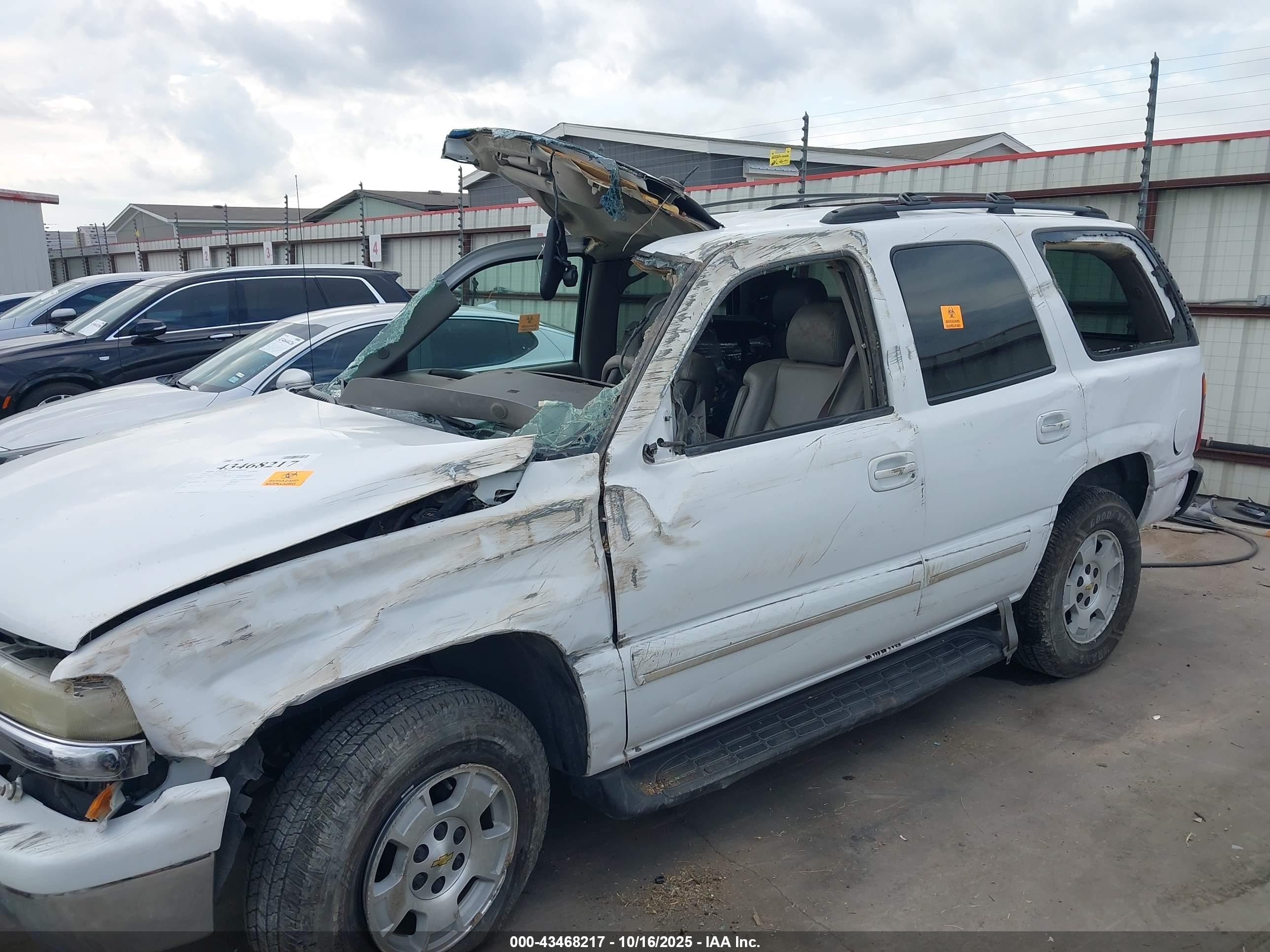 2003 Chevrolet Tahoe Lt Белый vin: 1GNEC13T93R278220