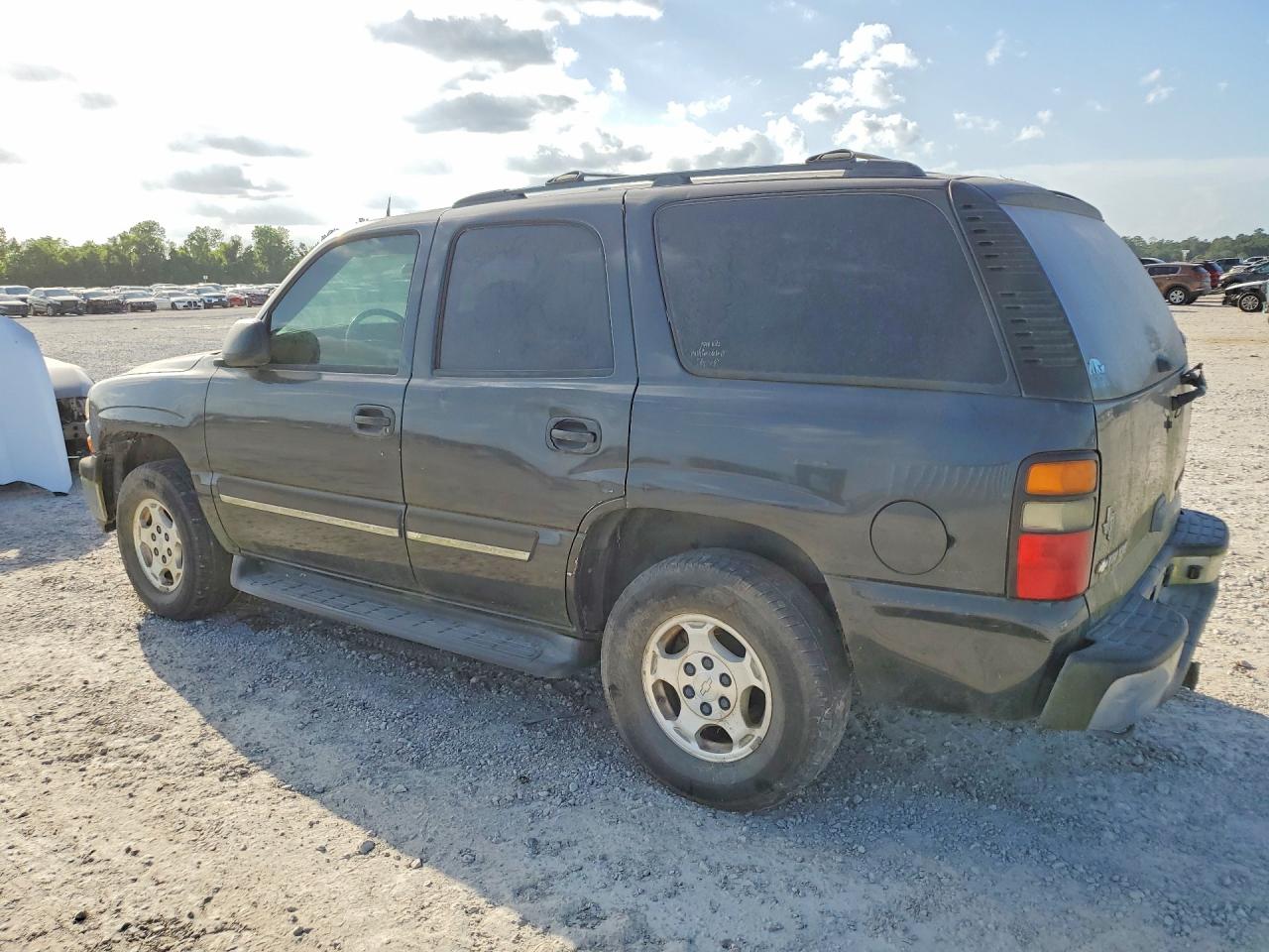 2005 Chevrolet Tahoe C1500 Gray vin: 1GNEC13T95R261887