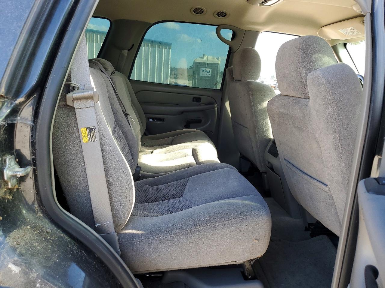 2005 Chevrolet Tahoe C1500 Gray vin: 1GNEC13T95R261887
