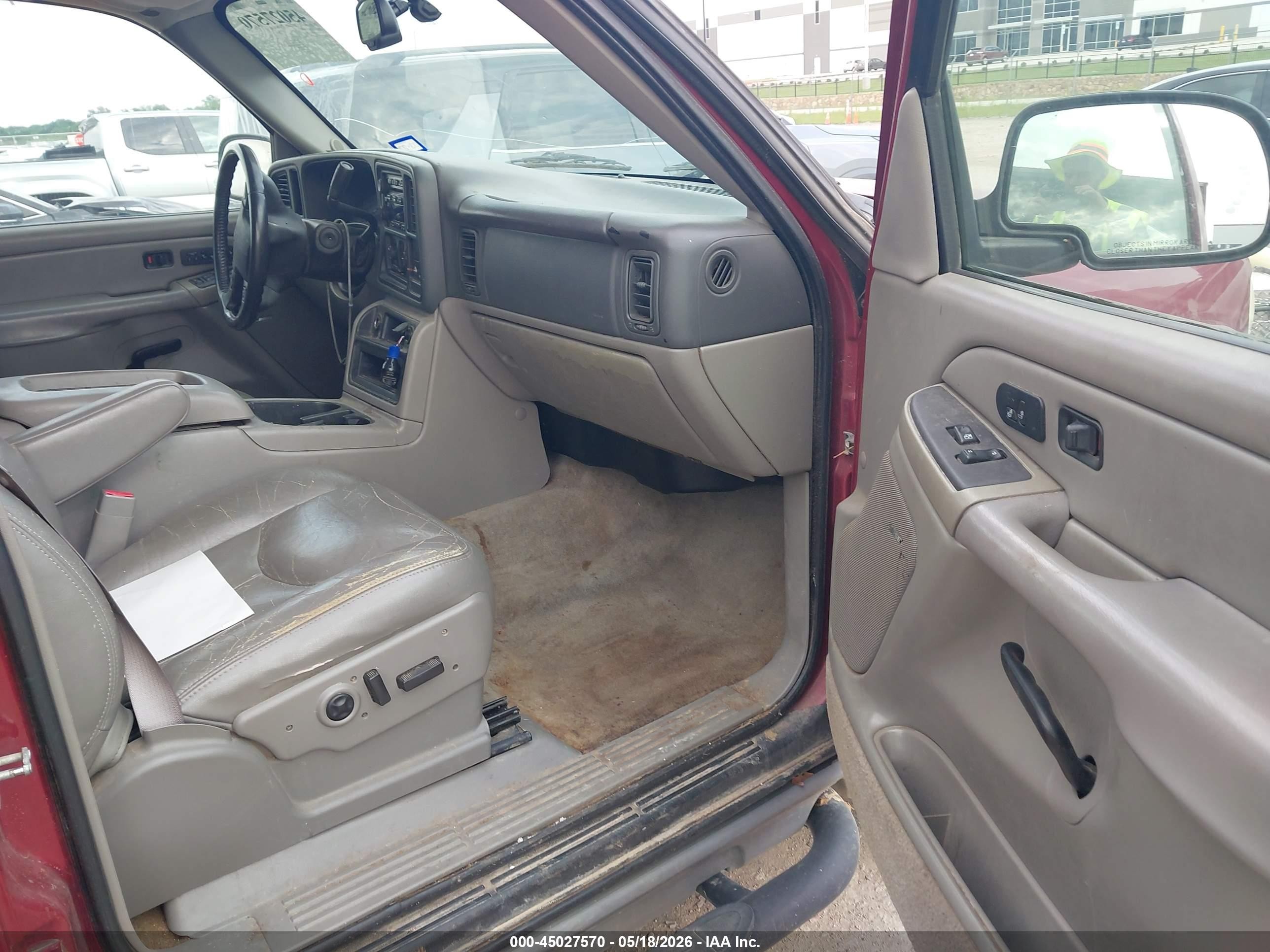 2005 Chevrolet Tahoe Z71 Maroon vin: 1GNEC13T95R266040