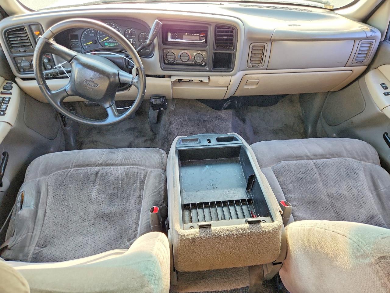 2001 Chevrolet Tahoe C1500 Beige vin: 1GNEC13TX1J111411