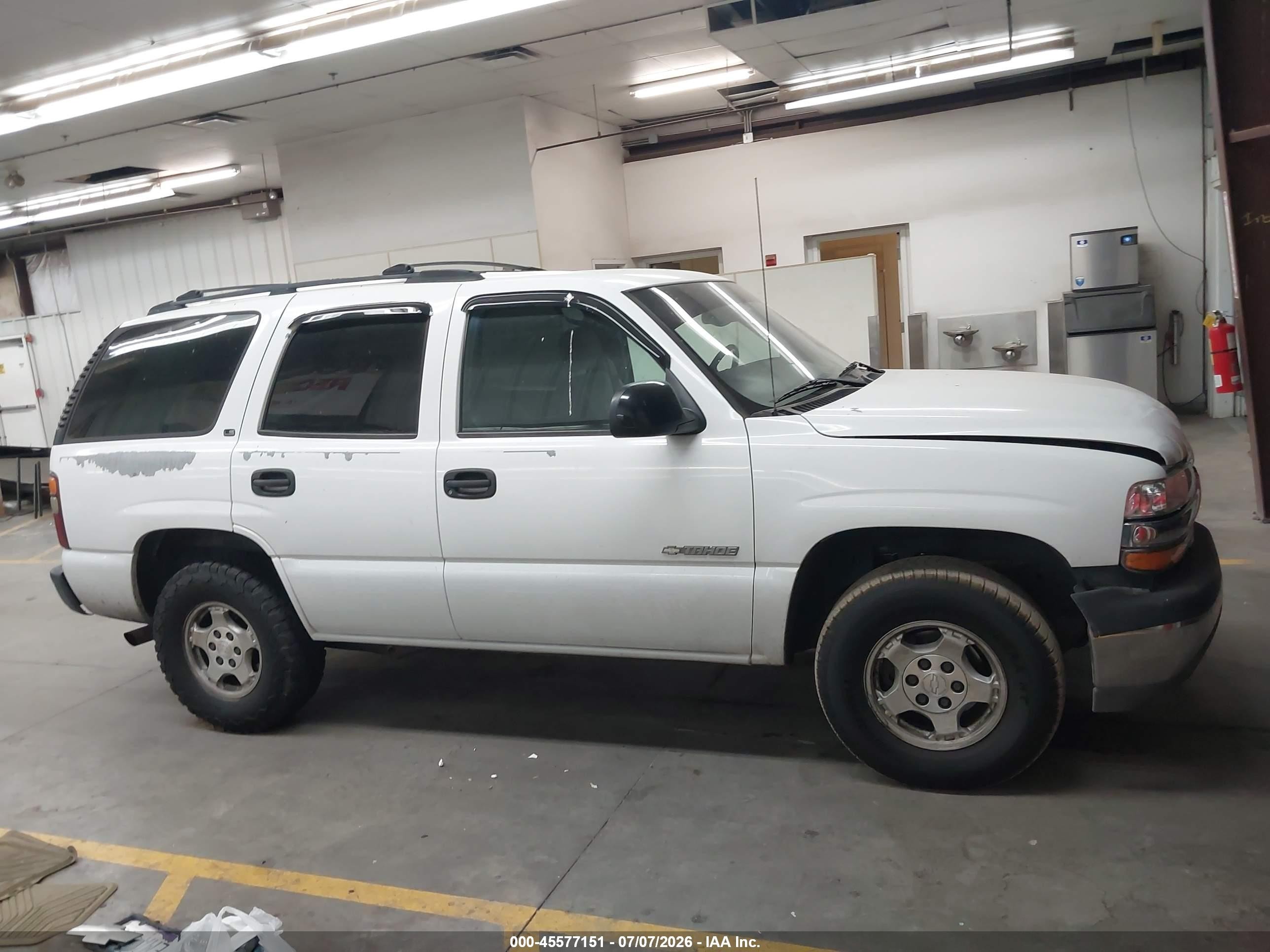 2001 Chevrolet Tahoe Ls White vin: 1GNEC13TX1R227516