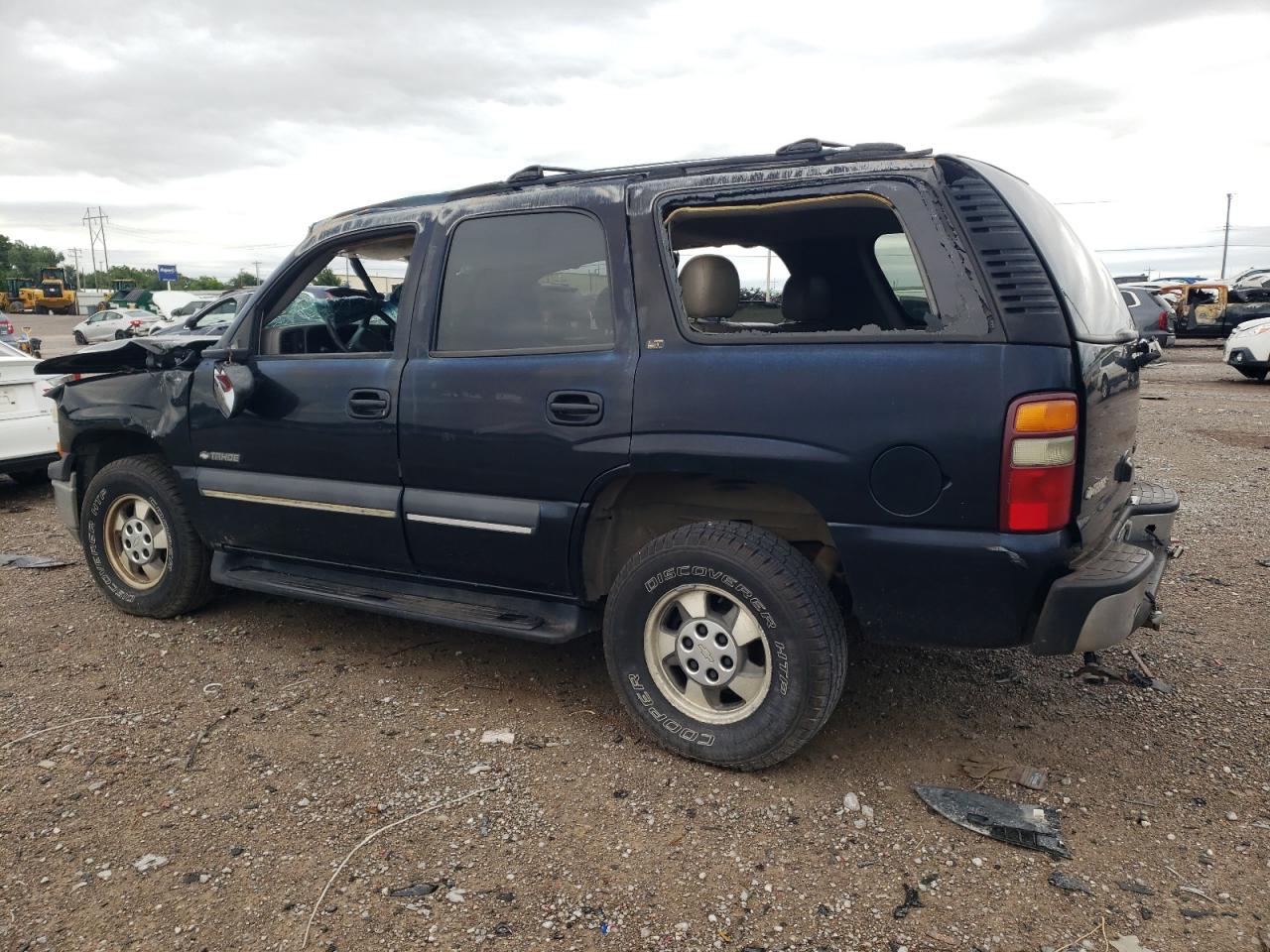 2002 Chevrolet Tahoe Синий vin: 1GNEC13TX2R127255