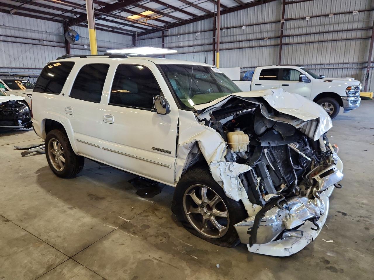 2002 Chevrolet Tahoe C1500 Белый vin: 1GNEC13TX2R252210