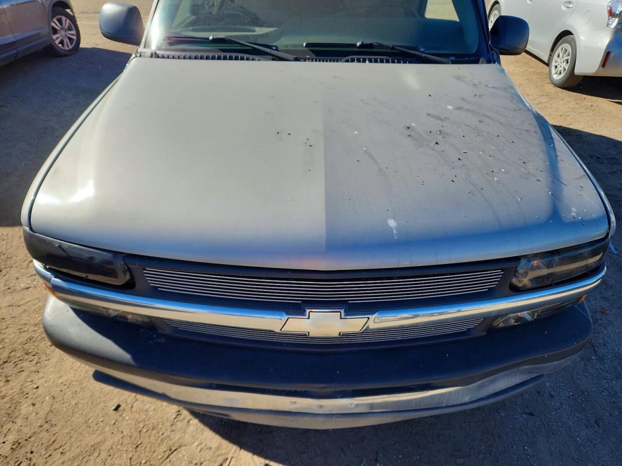 2004 Chevrolet Tahoe C1500 Gray vin: 1GNEC13TX4R312909