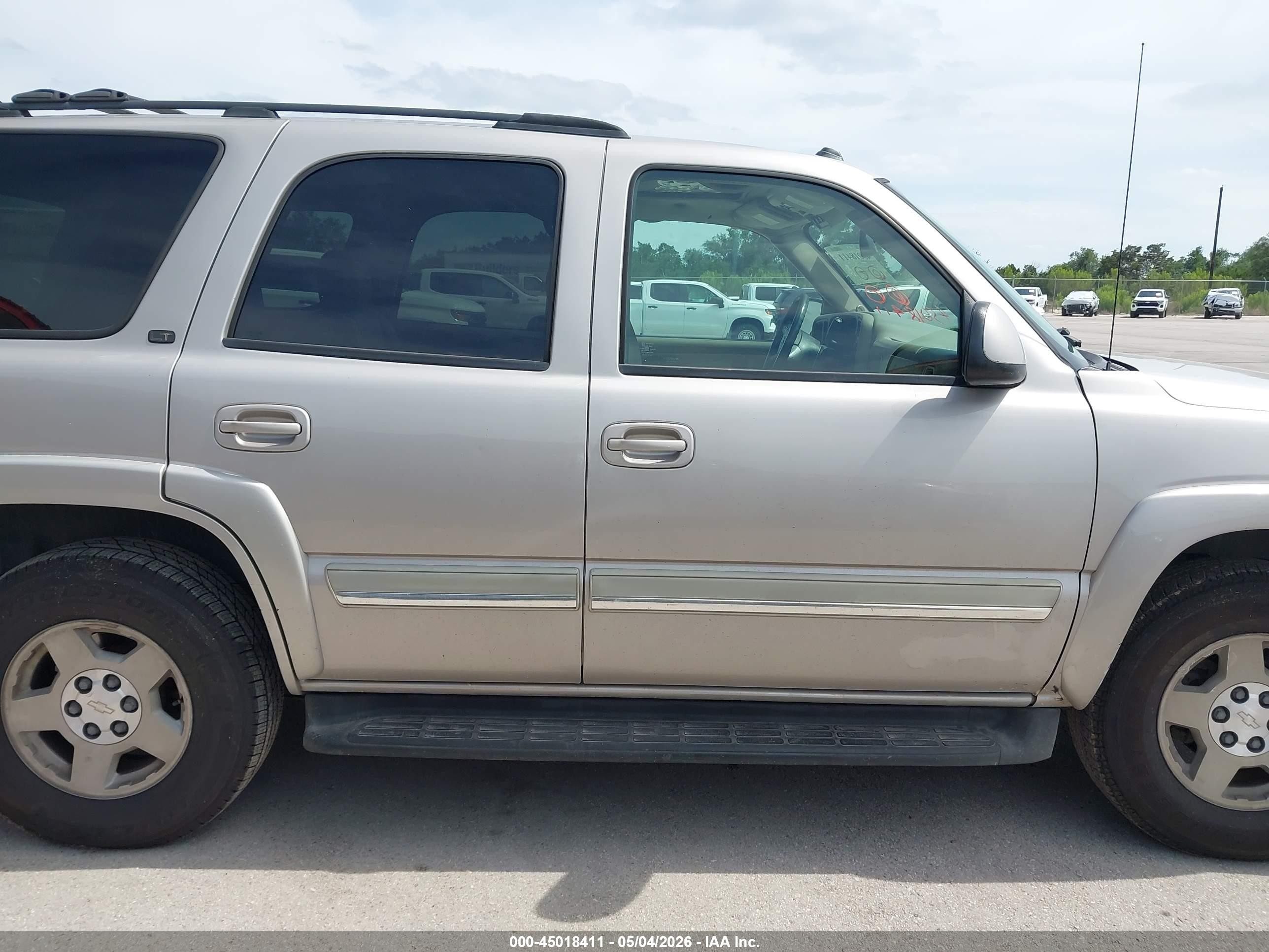 2005 Chevrolet Tahoe Lt Silver vin: 1GNEC13TX5R115823
