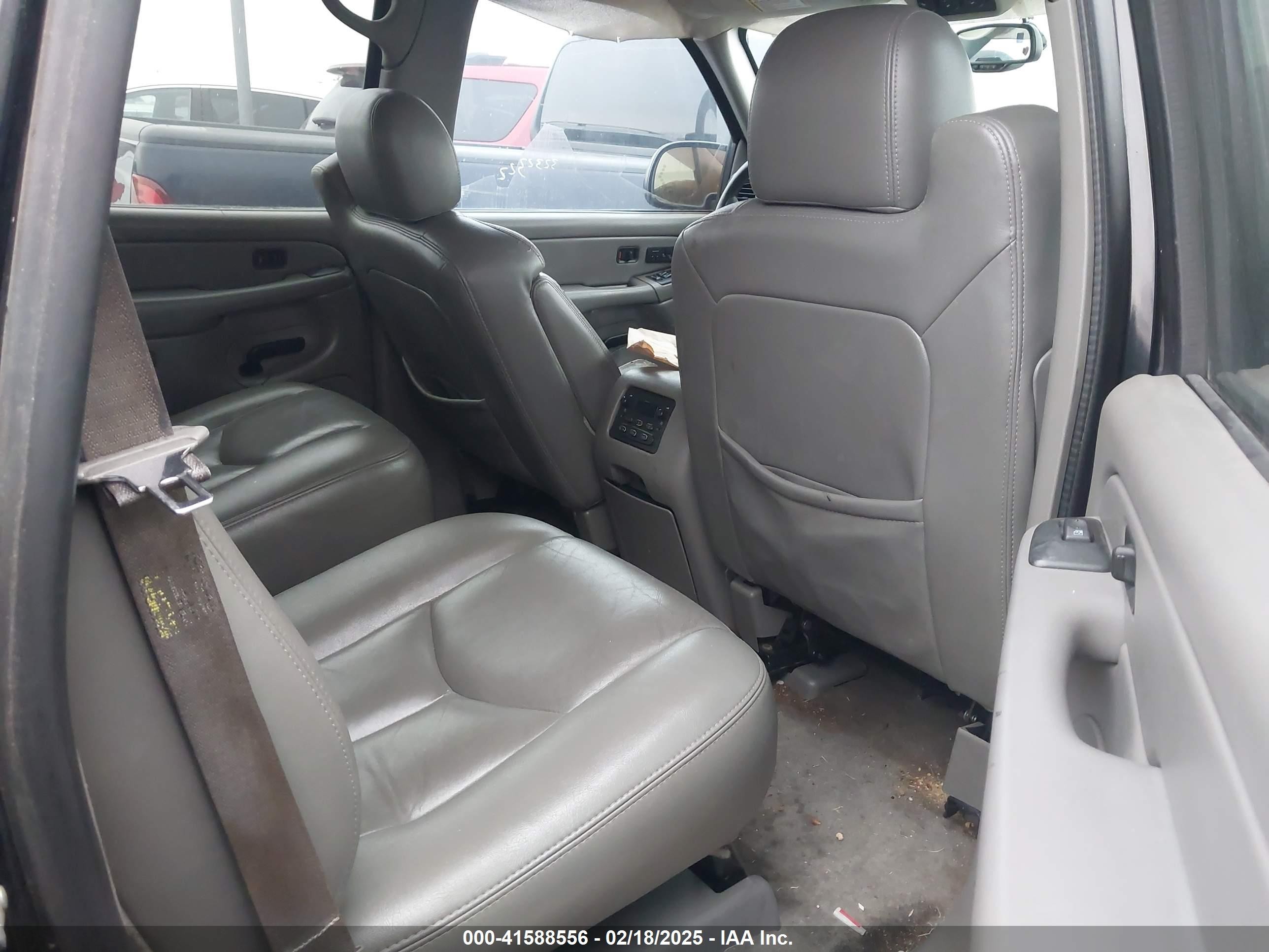 2005 Chevrolet Tahoe Lt Black vin: 1GNEC13TX5R135215