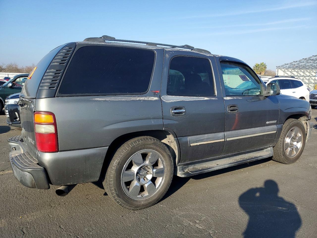 2002 Chevrolet Tahoe C1500 Серый vin: 1GNEC13V02J159616