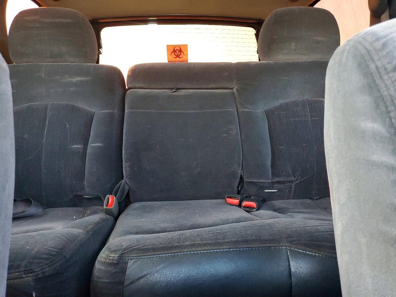 2002 Chevrolet Tahoe C1500 Серый vin: 1GNEC13V02J159616