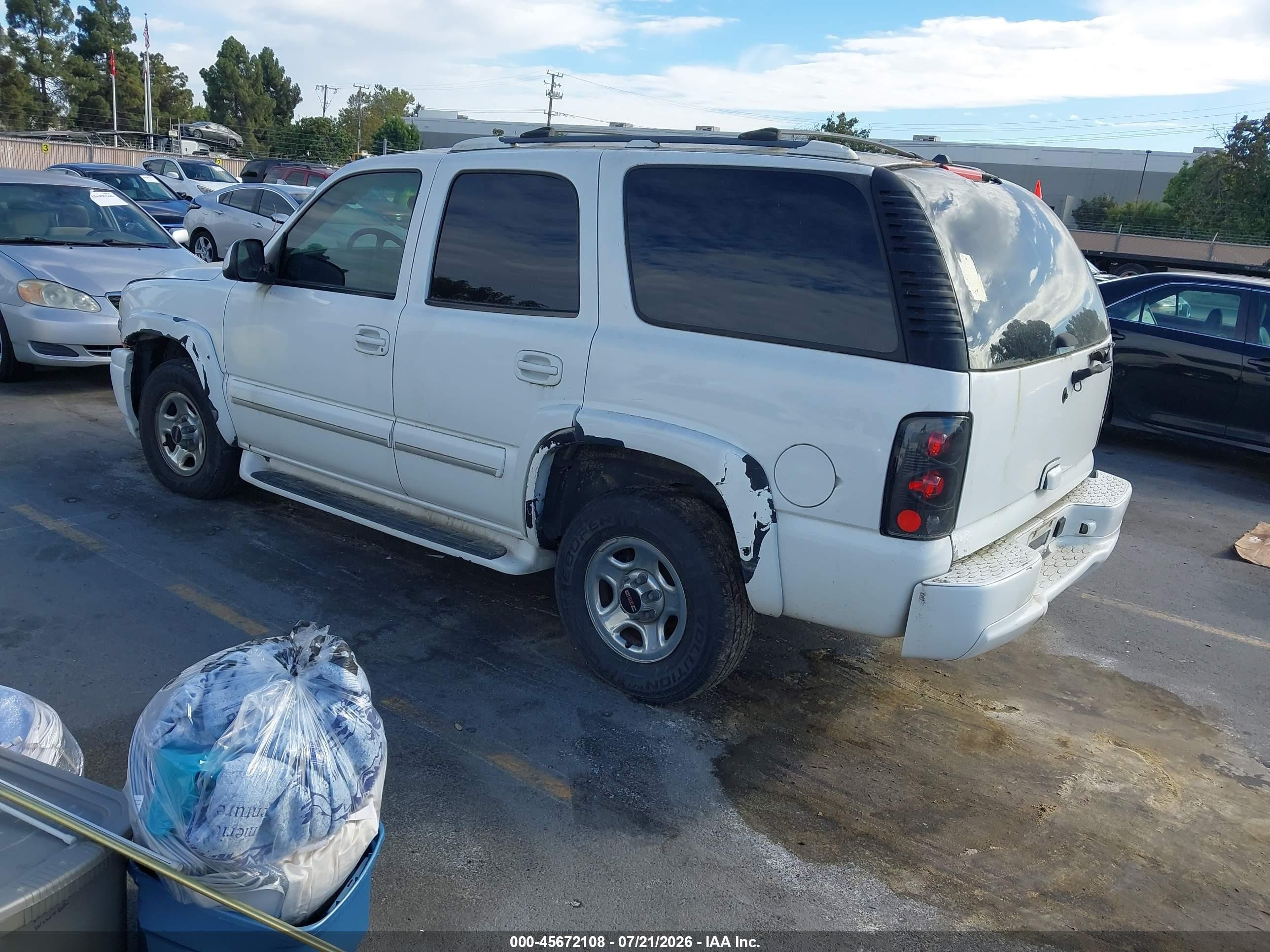 2002 Chevrolet Tahoe Ls White vin: 1GNEC13V02J335340