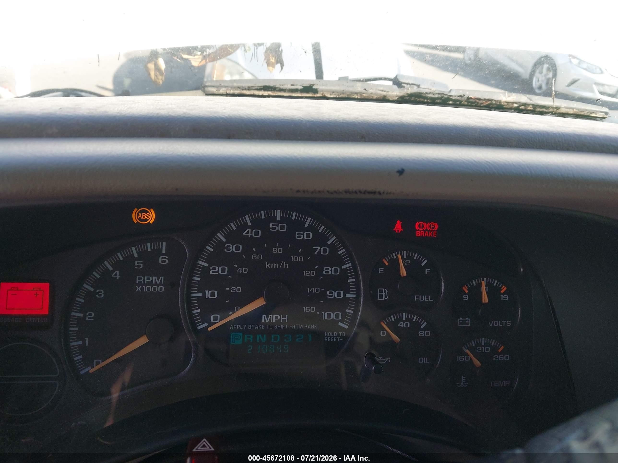 2002 Chevrolet Tahoe Ls White vin: 1GNEC13V02J335340