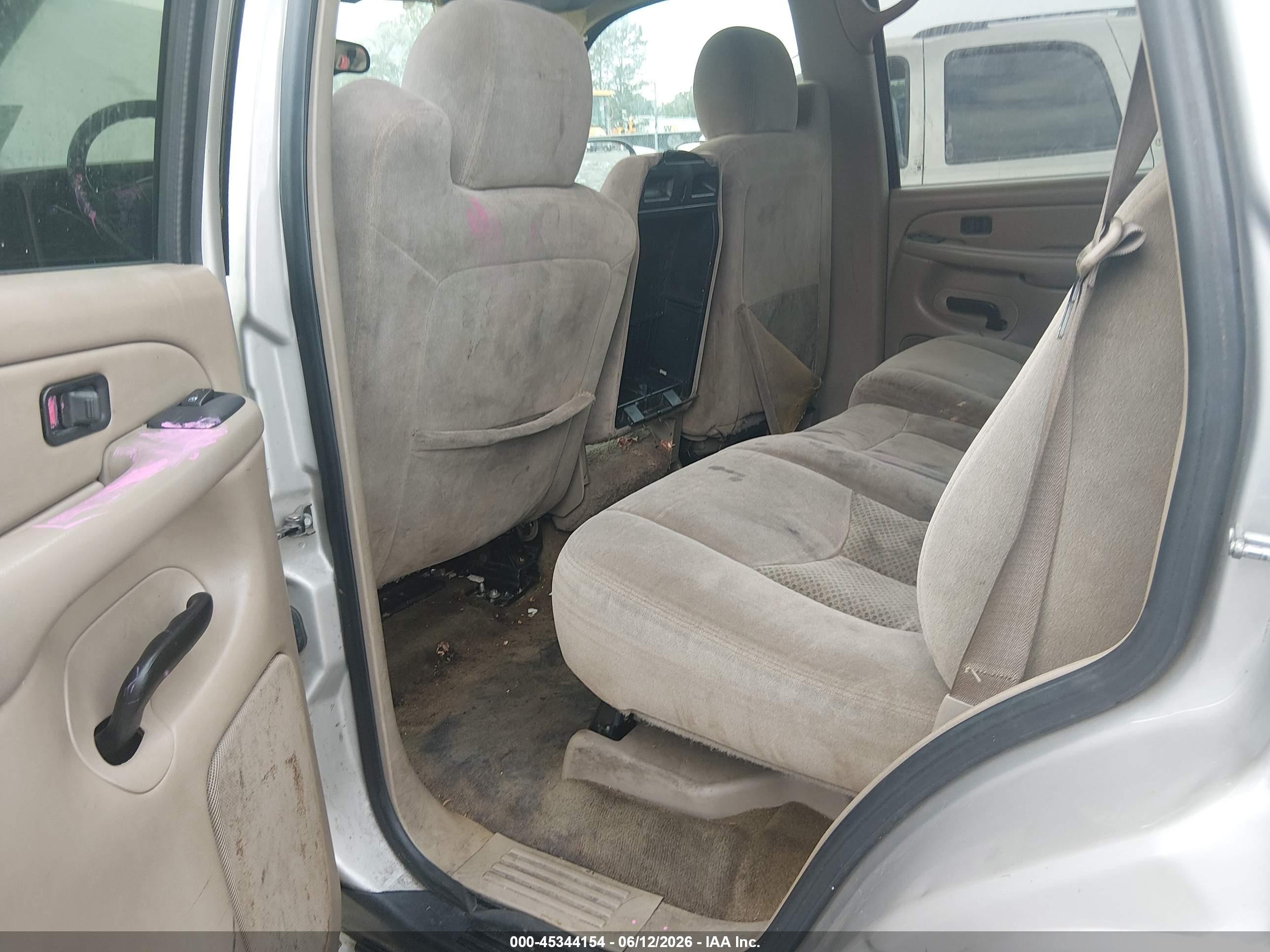 2006 Chevrolet Tahoe Ls Silver vin: 1GNEC13V06J105934