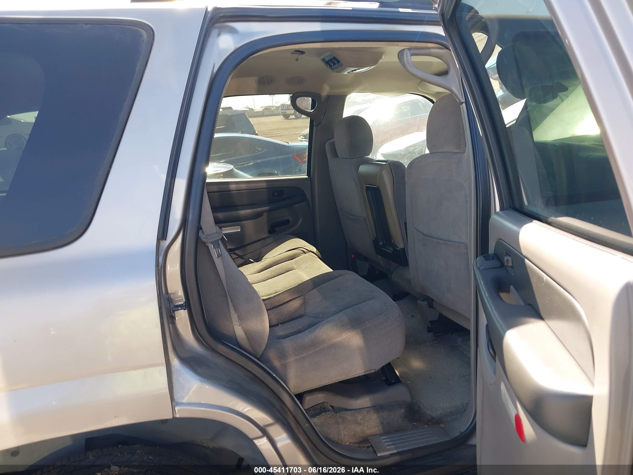 2003 Chevrolet Tahoe Ls Gray vin: 1GNEC13V13R224332