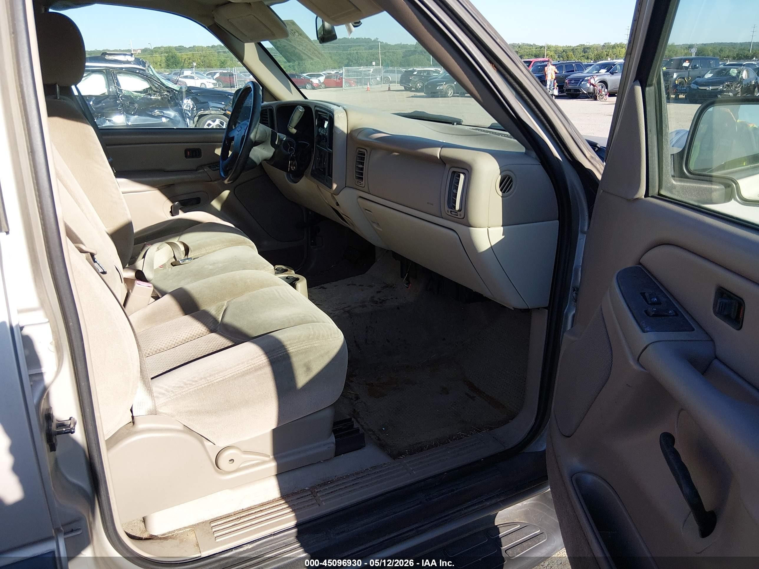2004 Chevrolet Tahoe Ls Gold vin: 1GNEC13V14R129397