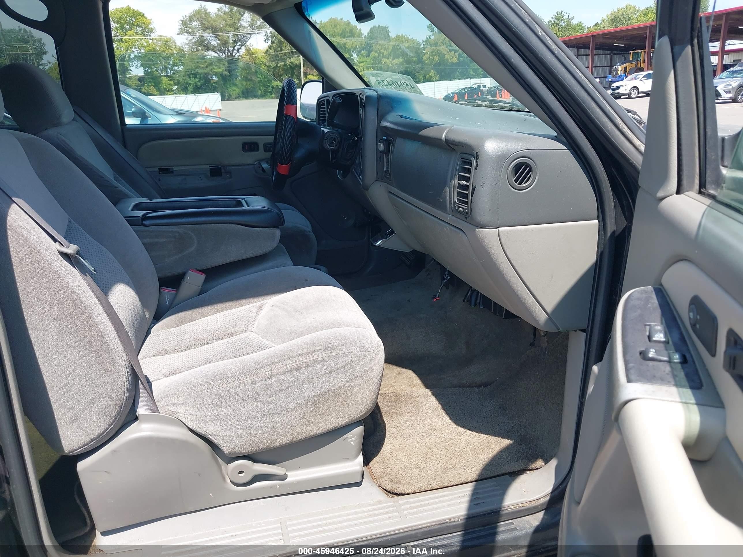 2004 Chevrolet Tahoe Ls Black vin: 1GNEC13V24J327873