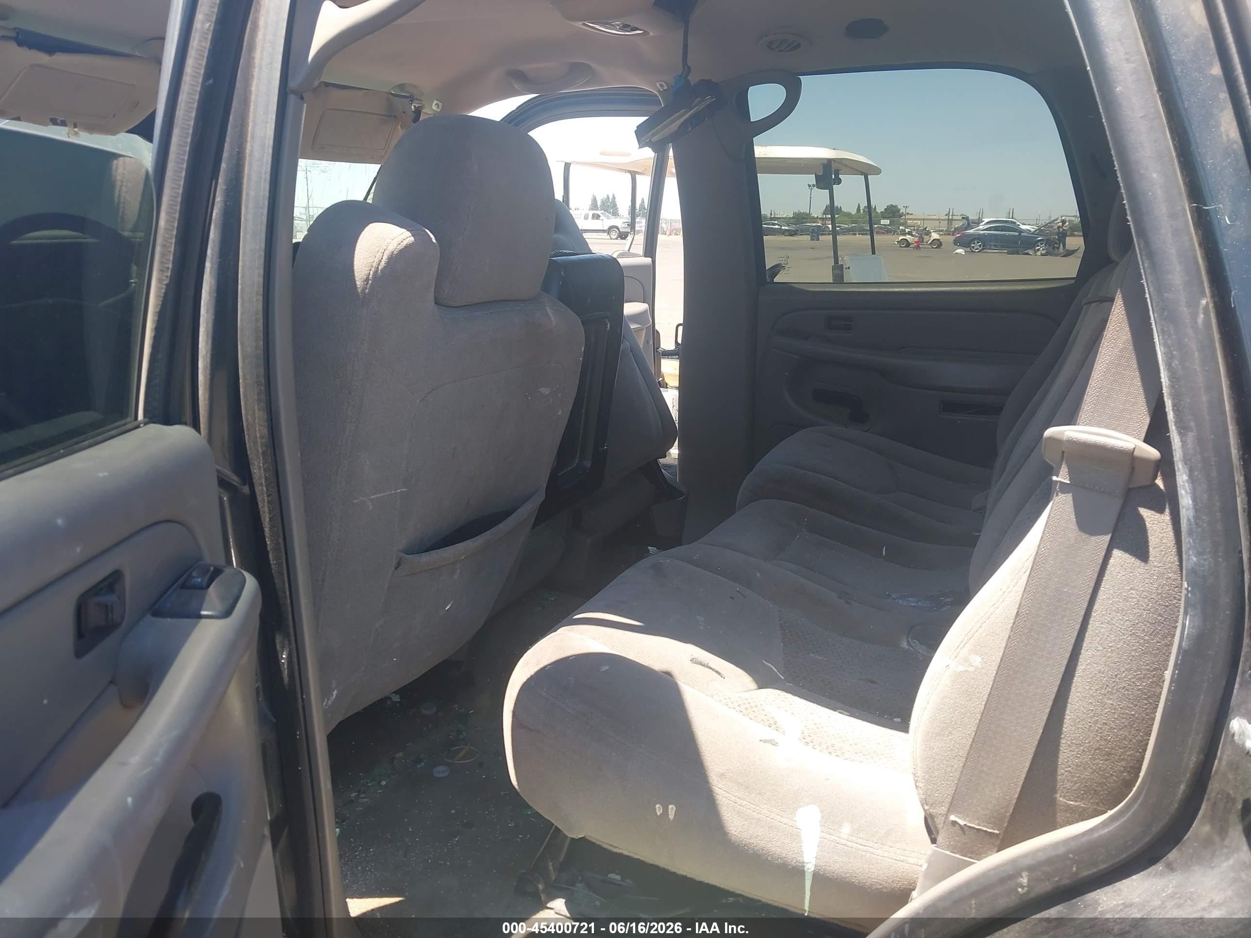 2004 Chevrolet Tahoe Ls Gray vin: 1GNEC13V24R230903
