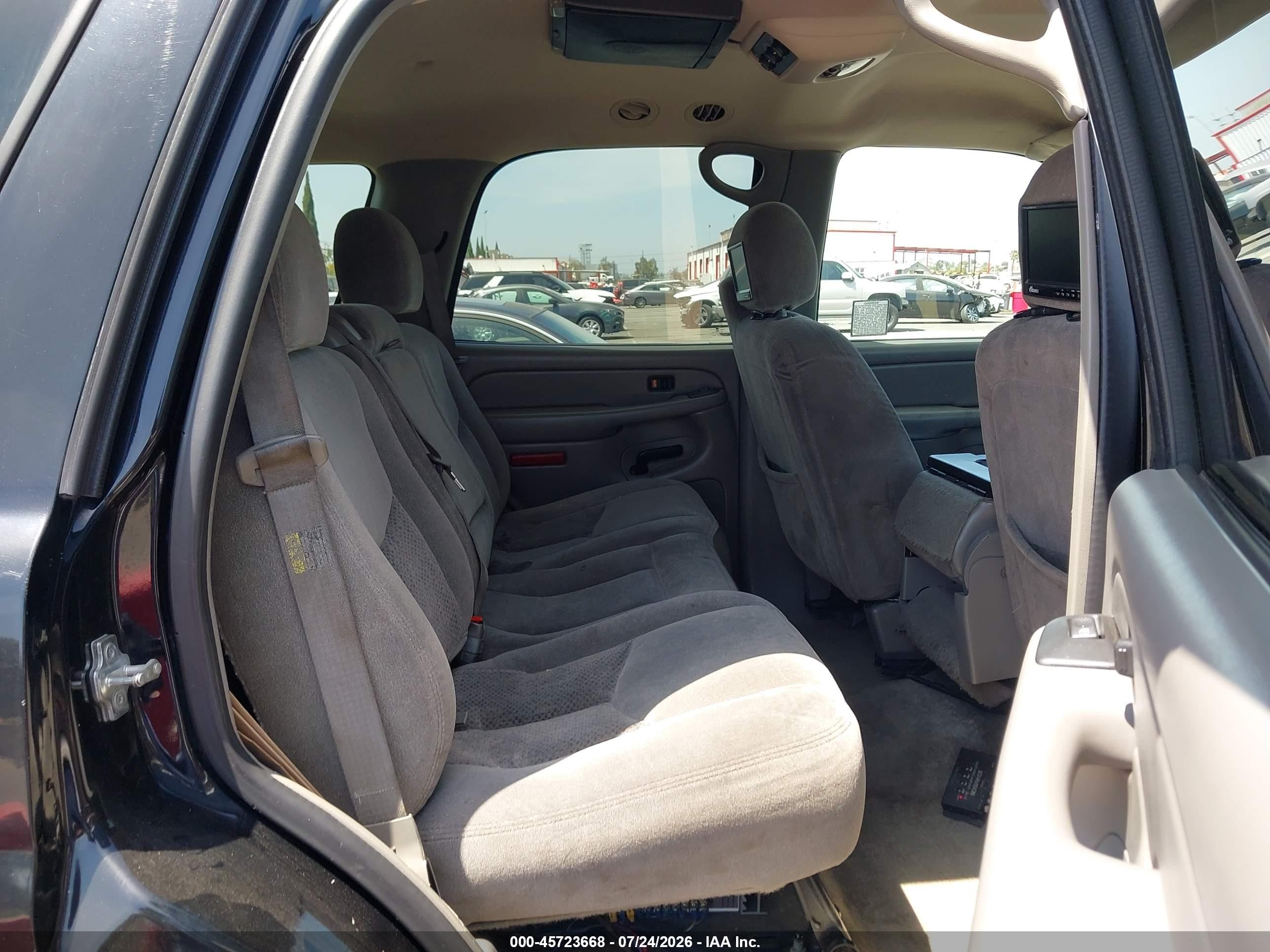 2005 Chevrolet Tahoe Ls Black vin: 1GNEC13V25R142550