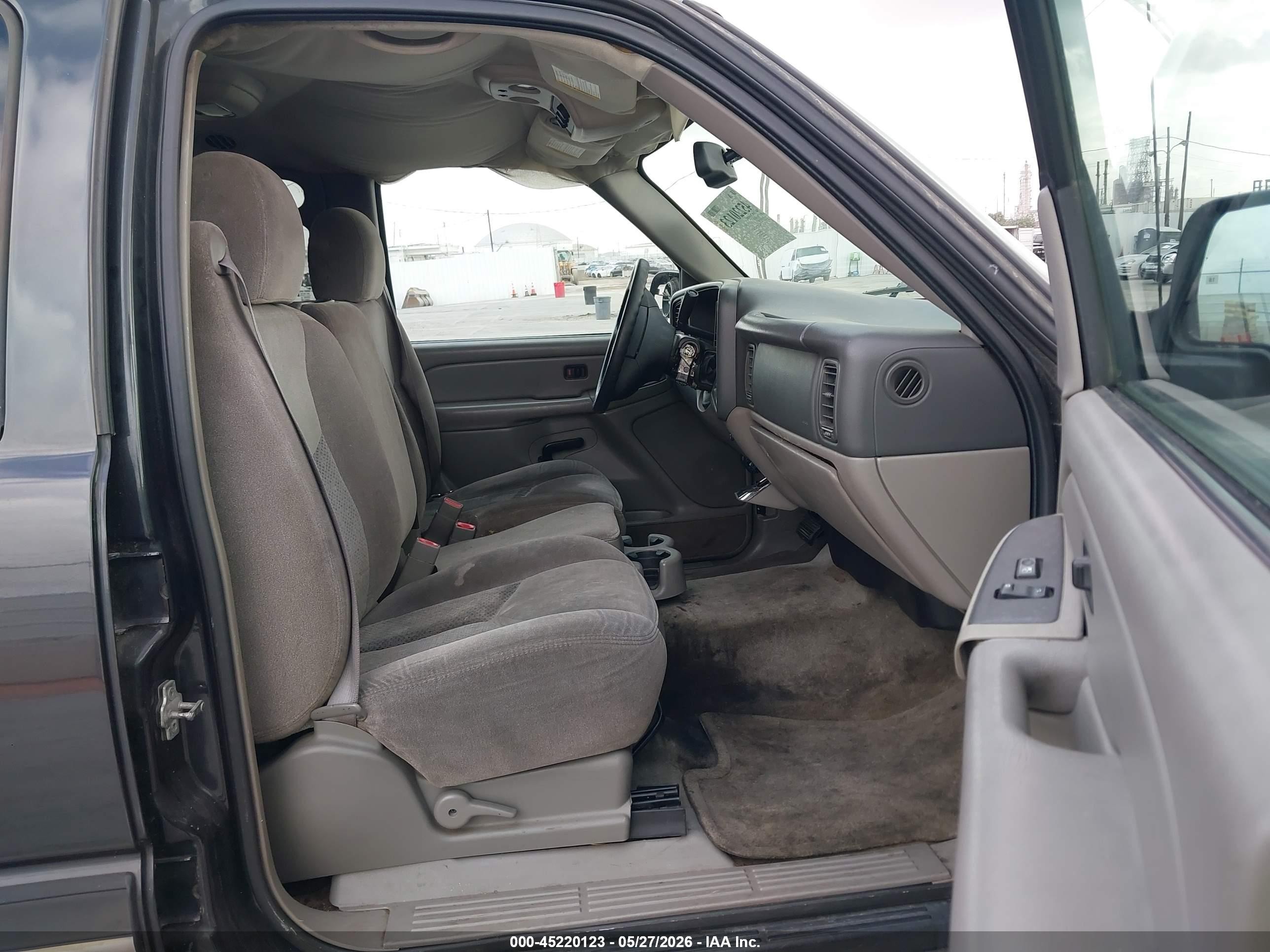 2005 Chevrolet Tahoe Ls Gray vin: 1GNEC13V35R106186