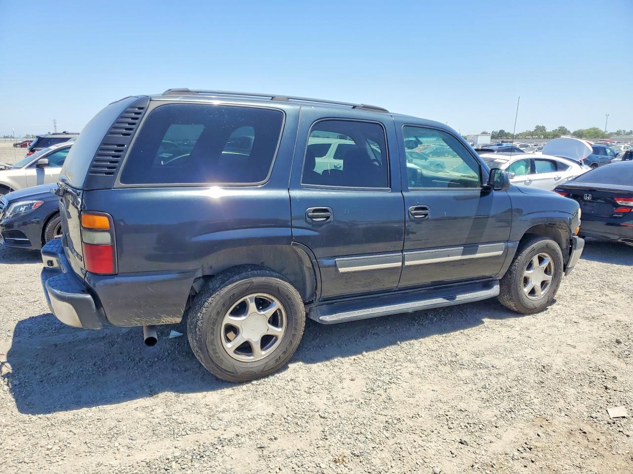 2004 Chevrolet Tahoe C1500 Charcoal vin: 1GNEC13V44J310072