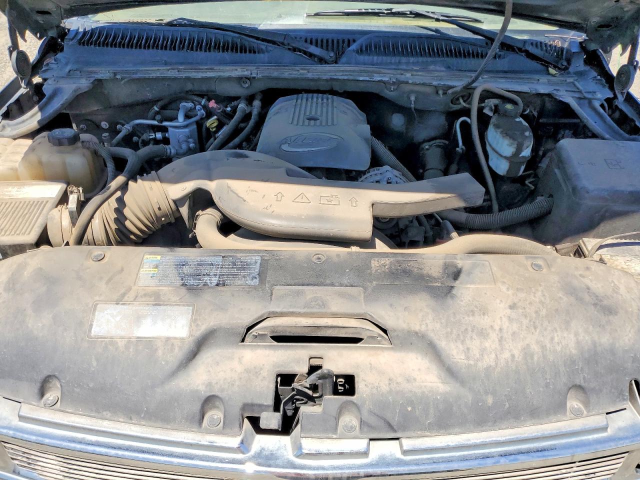 2004 Chevrolet Tahoe C1500 Charcoal vin: 1GNEC13V44J310072