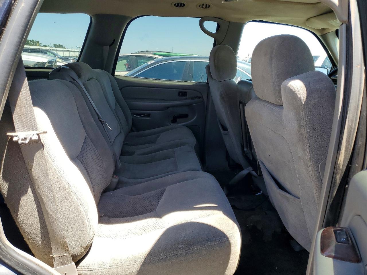 2004 Chevrolet Tahoe C1500 Charcoal vin: 1GNEC13V44J310072
