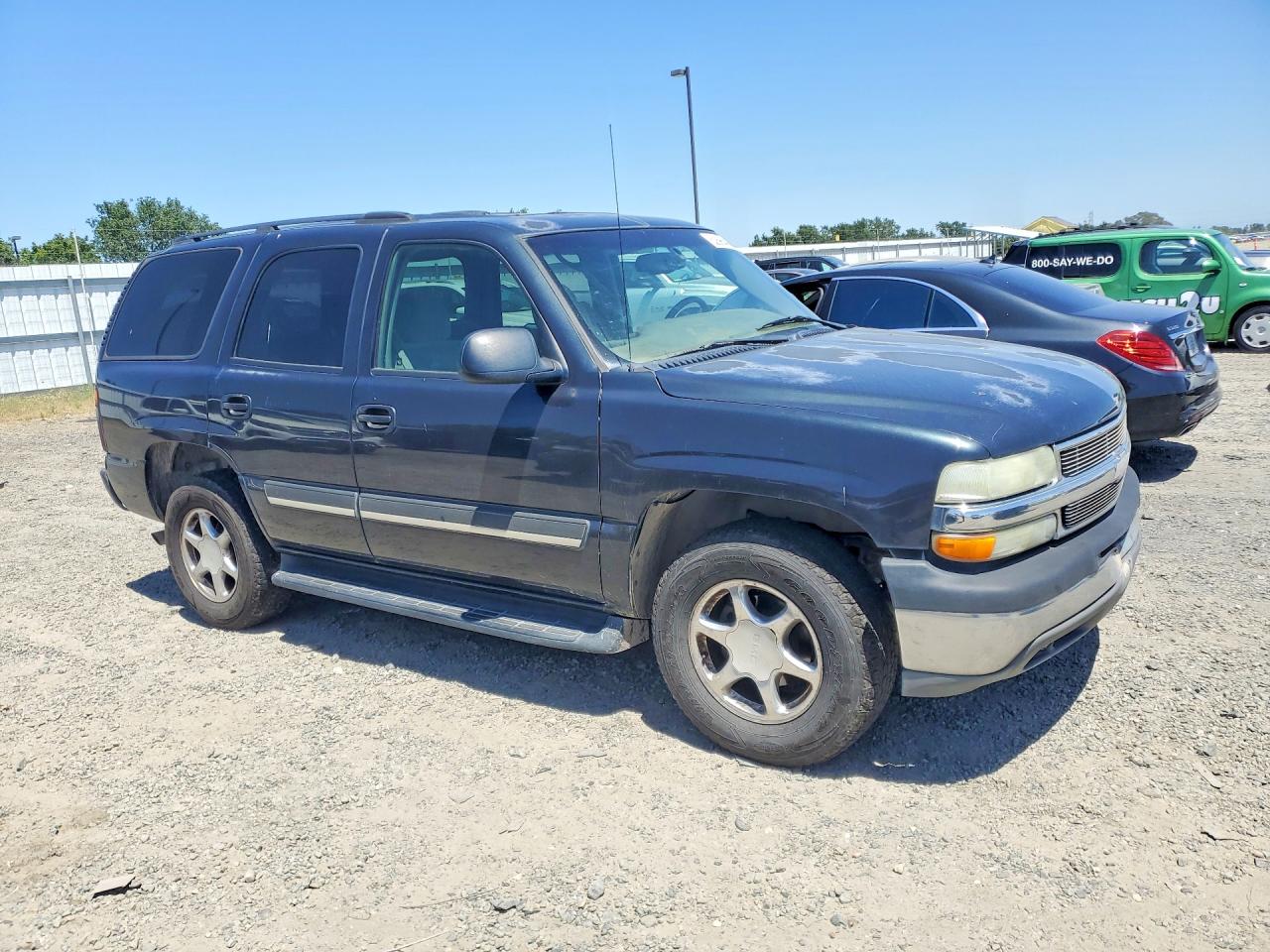 2004 Chevrolet Tahoe C1500 Charcoal vin: 1GNEC13V44J310072